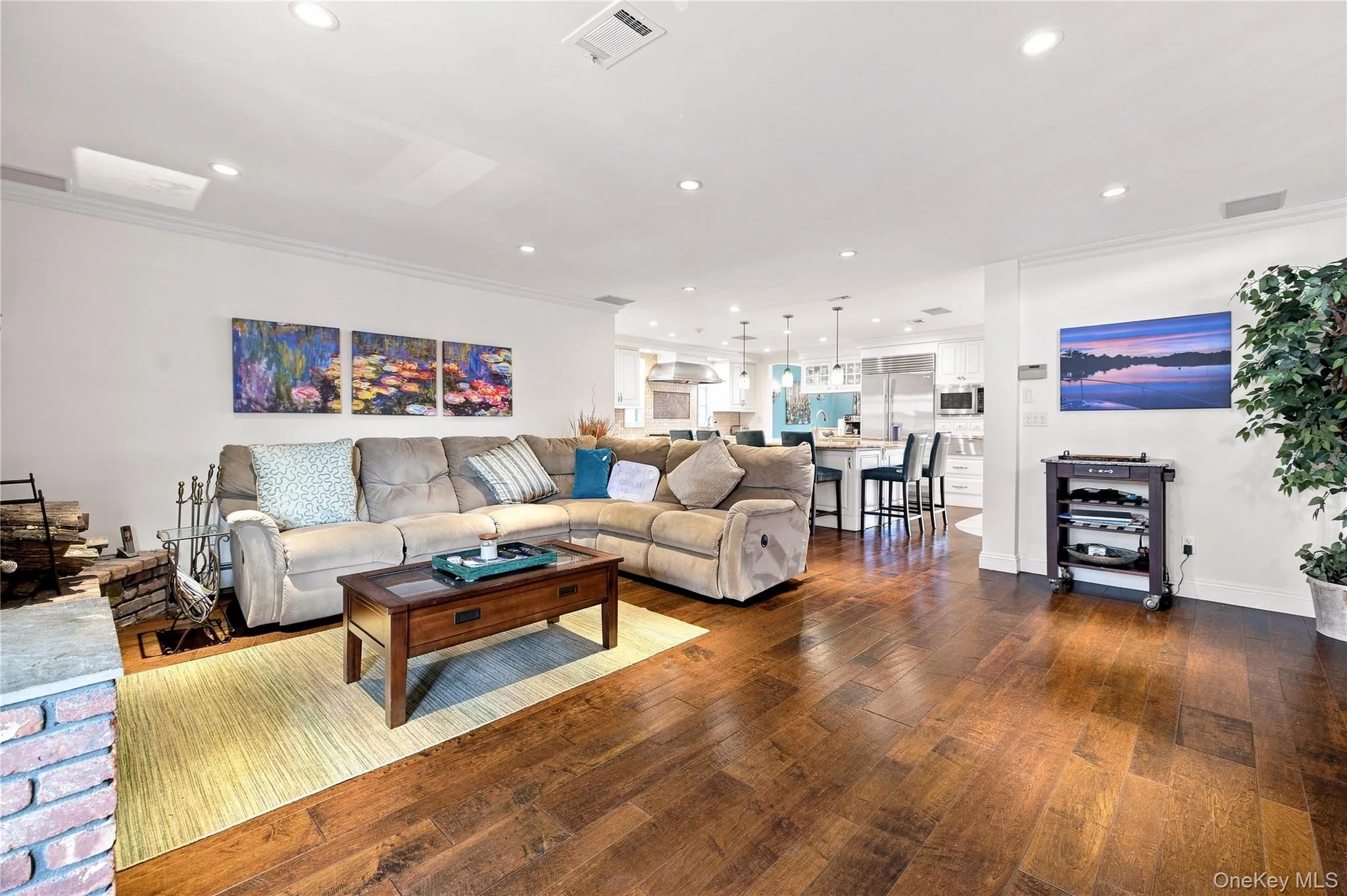 Seamless flow from open concept kitchen to family room. Seamless flow from open concept kitchen to family room.