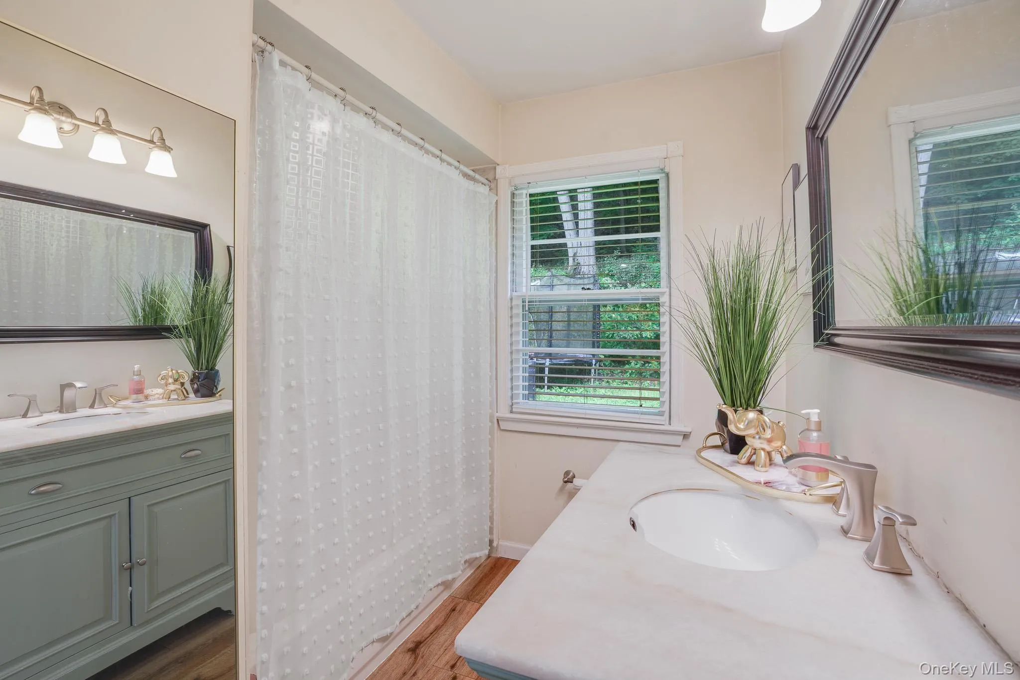 Main floor, full bathroom. Main floor, full bathroom.