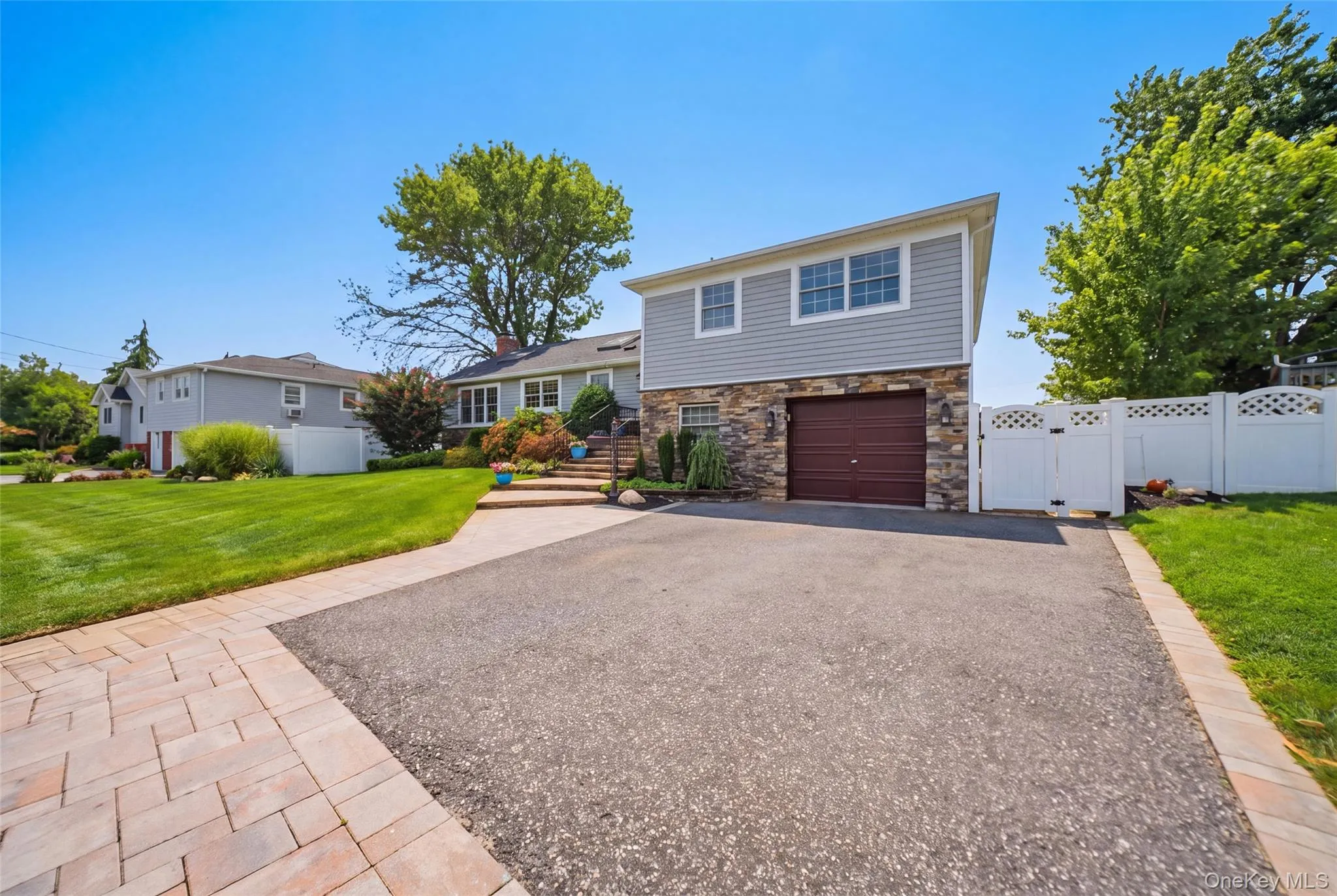 5 Renee Place, Oyster Bay, NY, 5 Bedrooms Bedrooms, 10 Rooms Rooms,2 BathroomsBathrooms,Residential,For Rent,Renee,0,1041078 5 Renee Place, Oyster Bay, NY, 5 Bedrooms Bedrooms, 10 Rooms Rooms,2 BathroomsBathrooms,Residential,For Rent,Renee,0,1041078