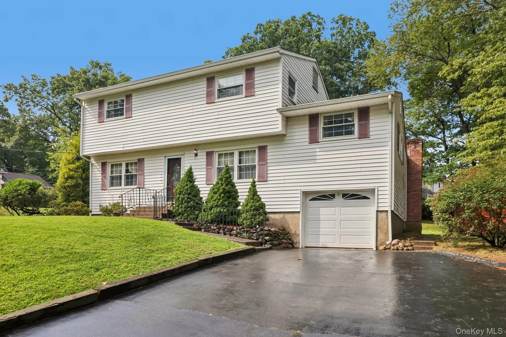1 Marion Court, Clarkstown, NY, 4 Bedrooms Bedrooms, 8 Rooms Rooms,2 BathroomsBathrooms,Residential,For Rent,Marion,0,1041094 1 Marion Court, Clarkstown, NY, 4 Bedrooms Bedrooms, 8 Rooms Rooms,2 BathroomsBathrooms,Residential,For Rent,Marion,0,1041094