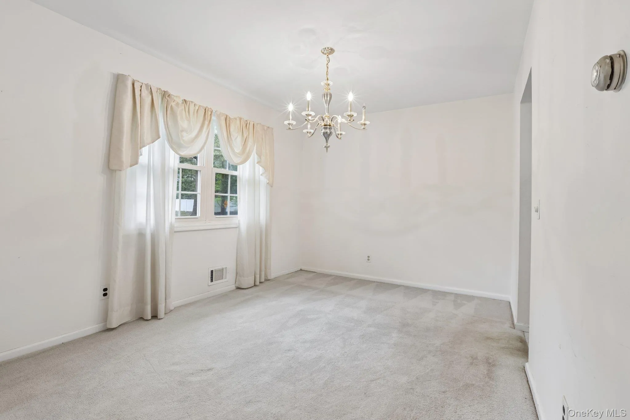 1 Marion Court, Clarkstown, NY, 4 Bedrooms Bedrooms, 8 Rooms Rooms,2 BathroomsBathrooms,Residential,For Rent,Marion,0,1041094 1 Marion Court, Clarkstown, NY, 4 Bedrooms Bedrooms, 8 Rooms Rooms,2 BathroomsBathrooms,Residential,For Rent,Marion,0,1041094