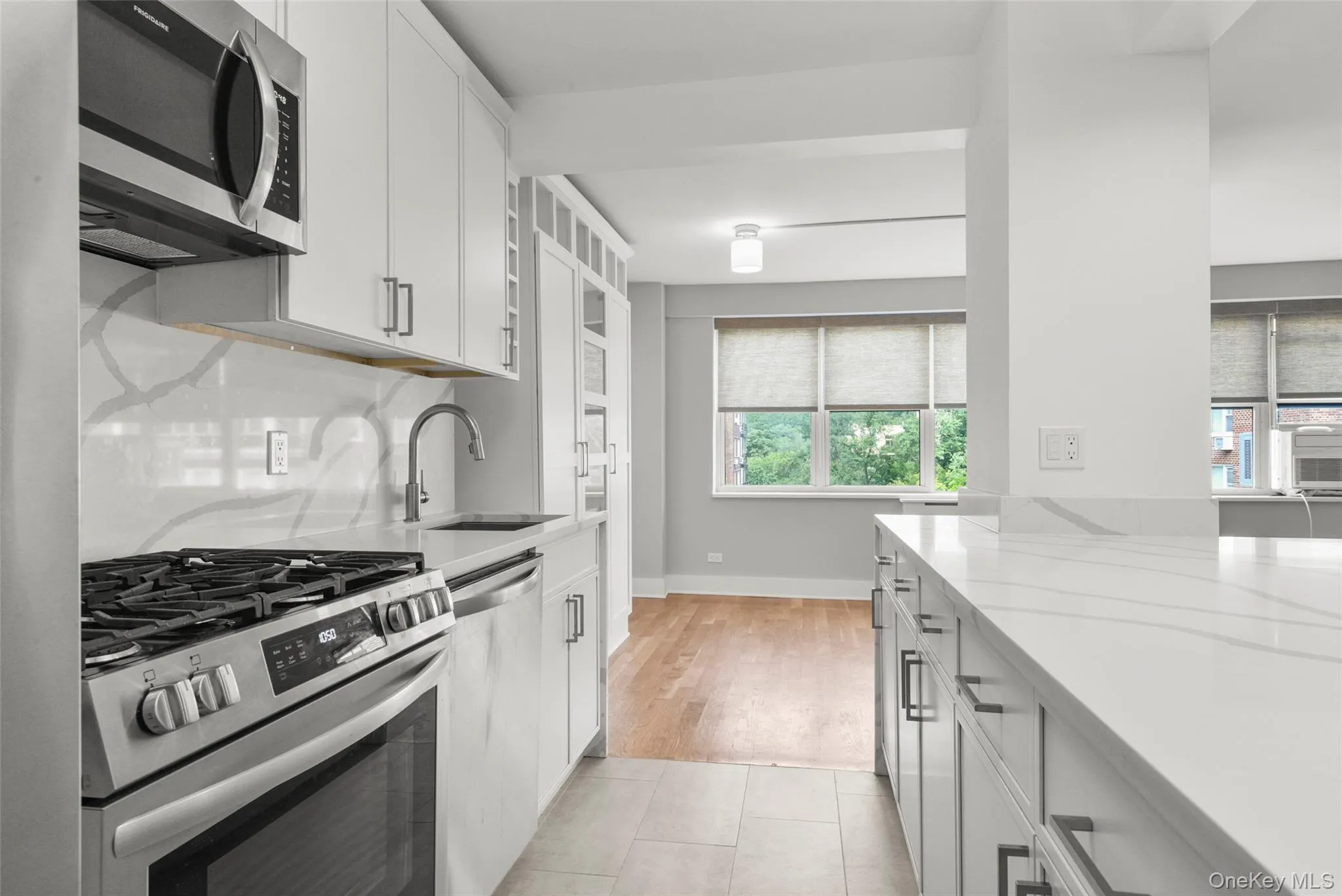 High-end stainless-steel appliances High-end stainless-steel appliances