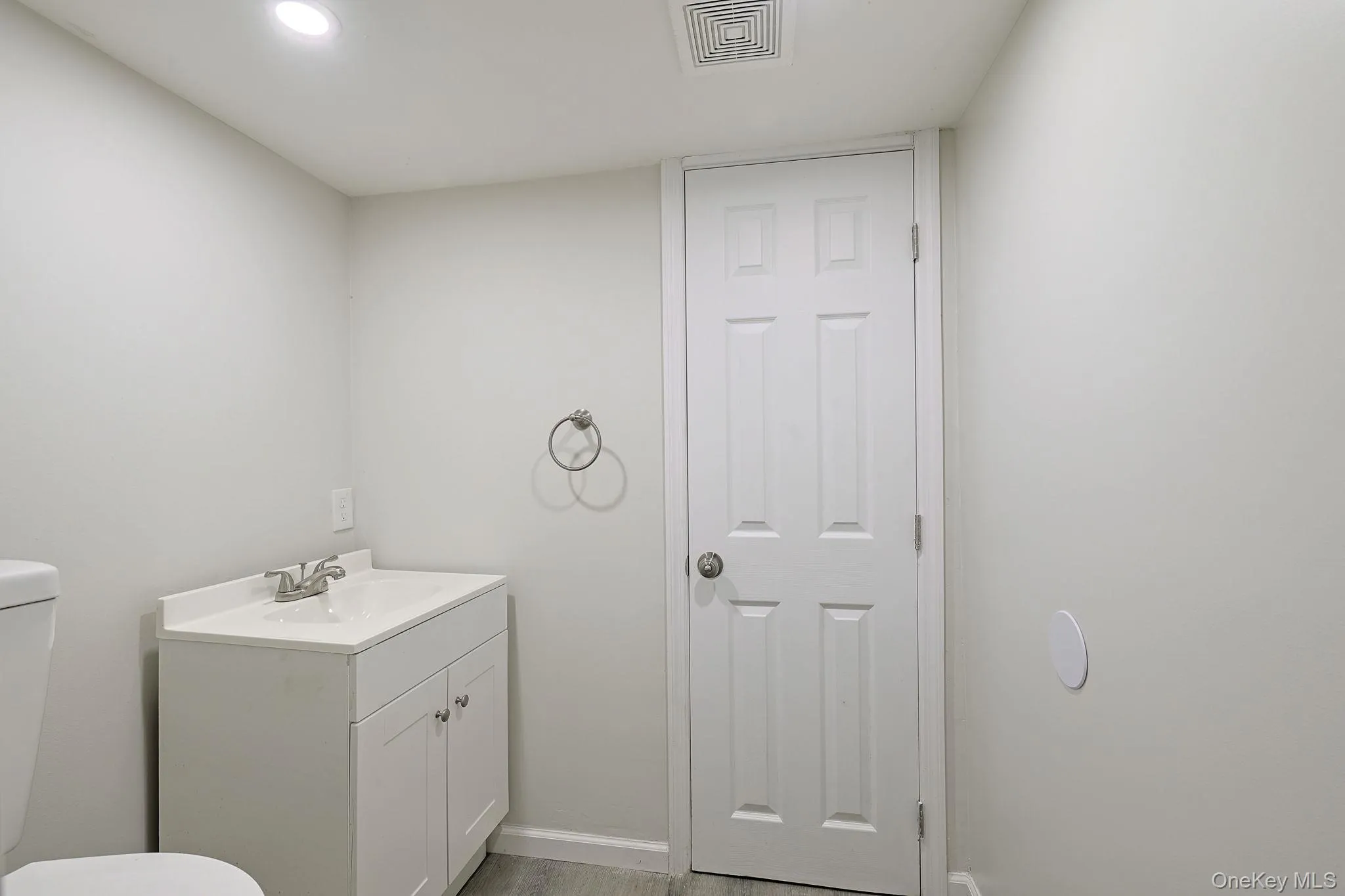 26 Becket Street, Kingston, NY, 3 Bedrooms Bedrooms, 6 Rooms Rooms,1 BathroomBathrooms,Residential,For Rent,Becket,0,1041106 26 Becket Street, Kingston, NY, 3 Bedrooms Bedrooms, 6 Rooms Rooms,1 BathroomBathrooms,Residential,For Rent,Becket,0,1041106