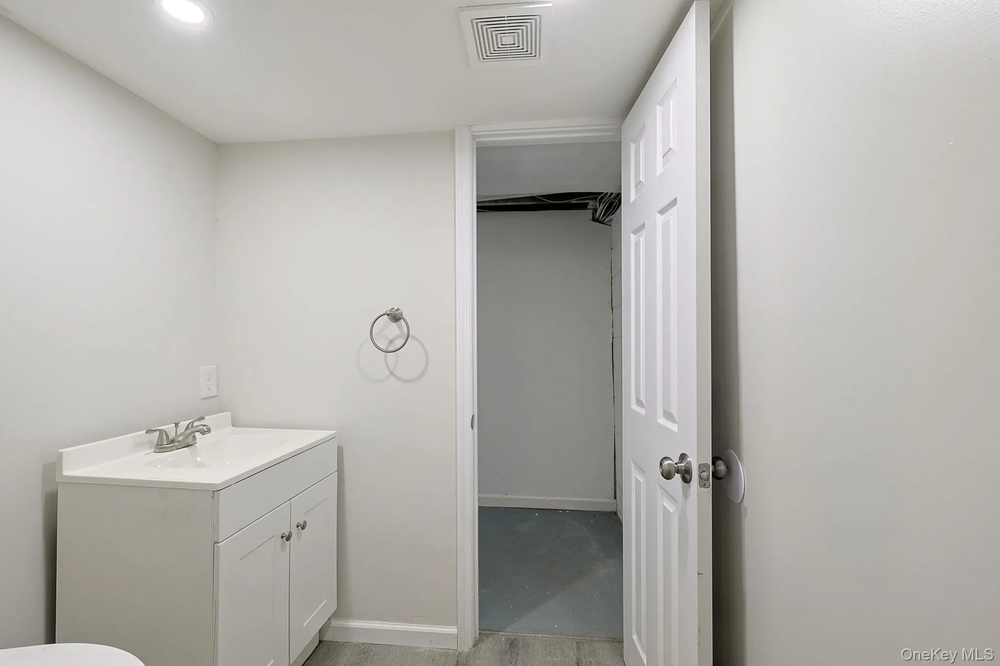 26 Becket Street, Kingston, NY, 3 Bedrooms Bedrooms, 6 Rooms Rooms,1 BathroomBathrooms,Residential,For Rent,Becket,0,1041106 26 Becket Street, Kingston, NY, 3 Bedrooms Bedrooms, 6 Rooms Rooms,1 BathroomBathrooms,Residential,For Rent,Becket,0,1041106