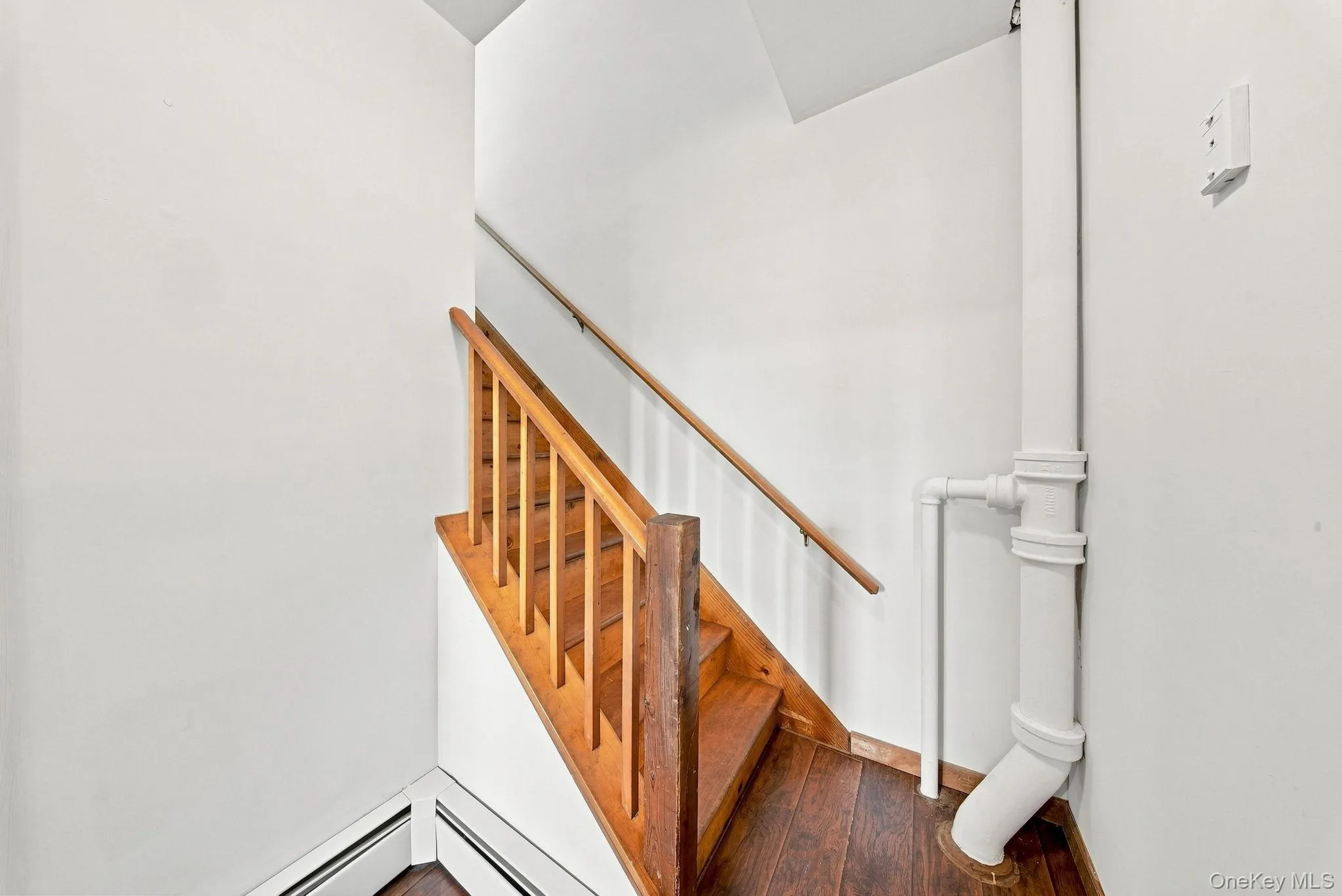256 Cottage Street, Middletown, NY, 3 Bedrooms Bedrooms, 7 Rooms Rooms,1 BathroomBathrooms,Residential,For Rent,Cottage,0,1041109 256 Cottage Street, Middletown, NY, 3 Bedrooms Bedrooms, 7 Rooms Rooms,1 BathroomBathrooms,Residential,For Rent,Cottage,0,1041109
