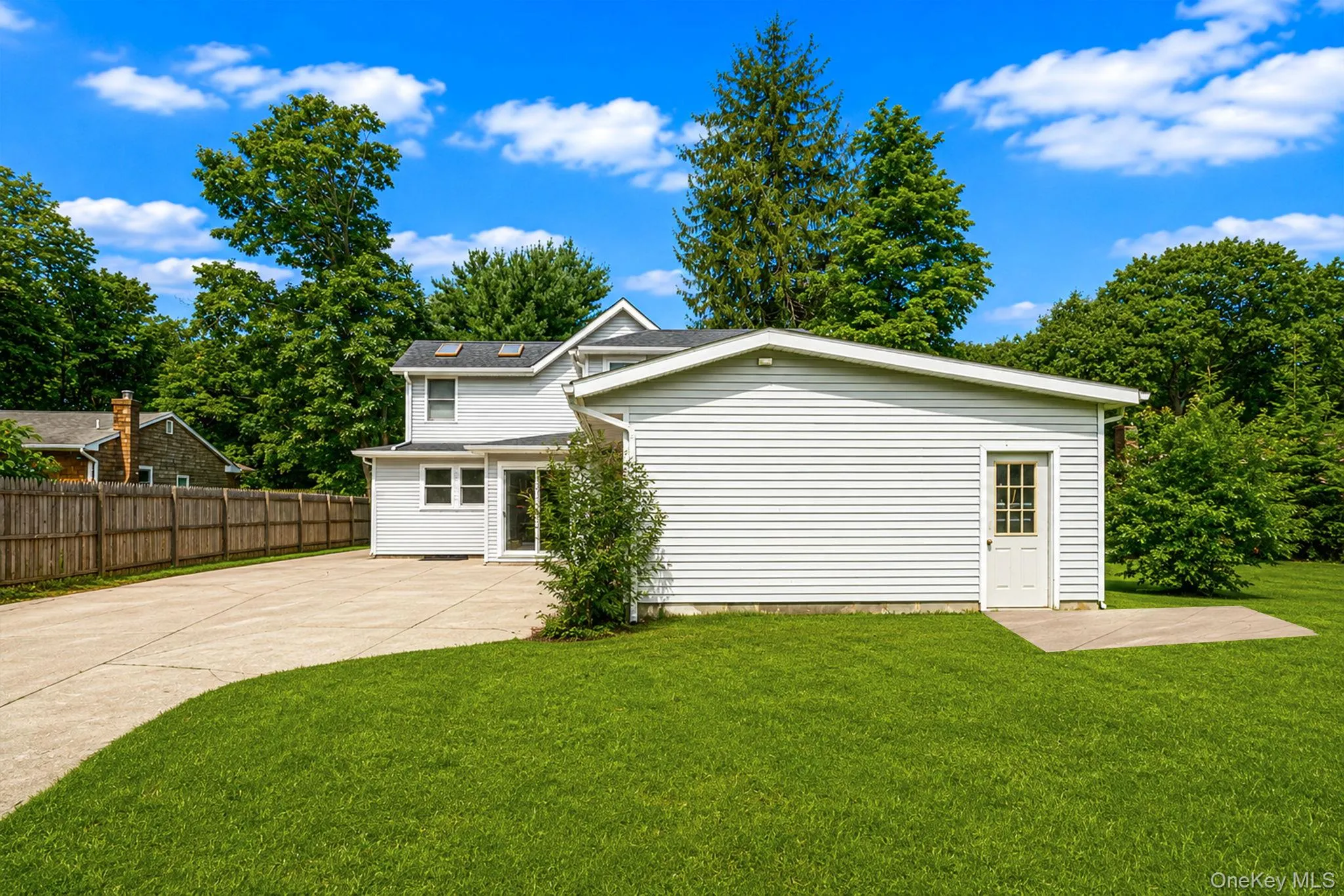 187 Oak Street, Brookhaven, NY, 4 Bedrooms Bedrooms, 10 Rooms Rooms,3 BathroomsBathrooms,Residential,For Rent,Oak,0,1041110 187 Oak Street, Brookhaven, NY, 4 Bedrooms Bedrooms, 10 Rooms Rooms,3 BathroomsBathrooms,Residential,For Rent,Oak,0,1041110