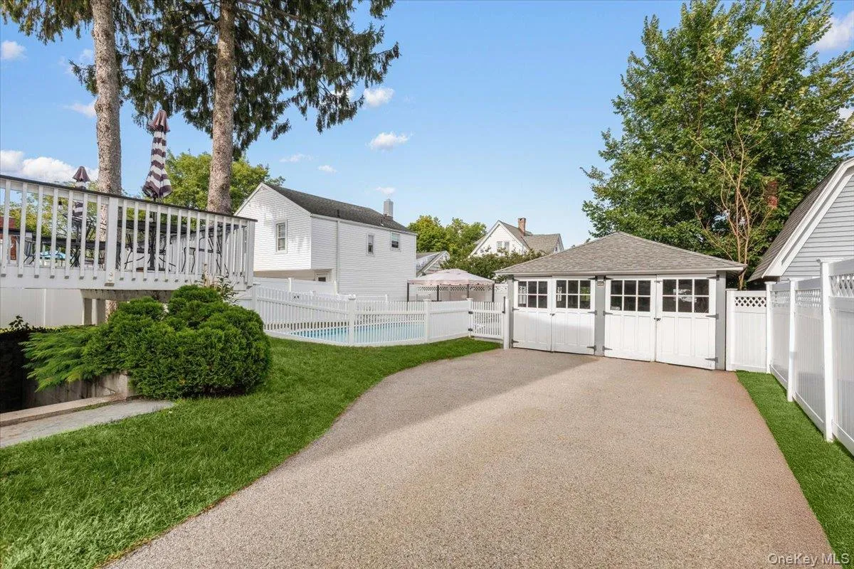 21 Park Avenue, Rye Town, NY, 5 Bedrooms Bedrooms, 12 Rooms Rooms,2 BathroomsBathrooms,Residential,For Rent,Park,0,1041112 21 Park Avenue, Rye Town, NY, 5 Bedrooms Bedrooms, 12 Rooms Rooms,2 BathroomsBathrooms,Residential,For Rent,Park,0,1041112