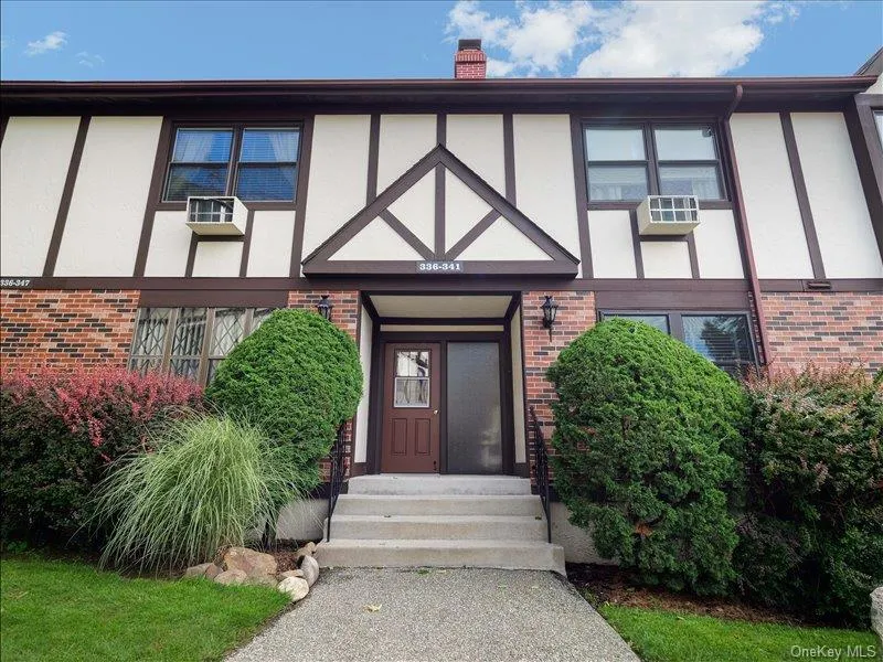 338 Sierra Vista Lane, Clarkstown, NY, 1 Bedroom Bedrooms, 4 Rooms Rooms,1 BathroomBathrooms,Residential,For Rent,Sierra Vista,0,1041116 338 Sierra Vista Lane, Clarkstown, NY, 1 Bedroom Bedrooms, 4 Rooms Rooms,1 BathroomBathrooms,Residential,For Rent,Sierra Vista,0,1041116