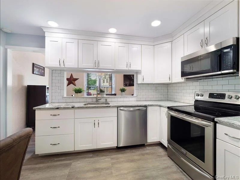 338 Sierra Vista Lane, Clarkstown, NY, 1 Bedroom Bedrooms, 4 Rooms Rooms,1 BathroomBathrooms,Residential,For Rent,Sierra Vista,0,1041116 338 Sierra Vista Lane, Clarkstown, NY, 1 Bedroom Bedrooms, 4 Rooms Rooms,1 BathroomBathrooms,Residential,For Rent,Sierra Vista,0,1041116