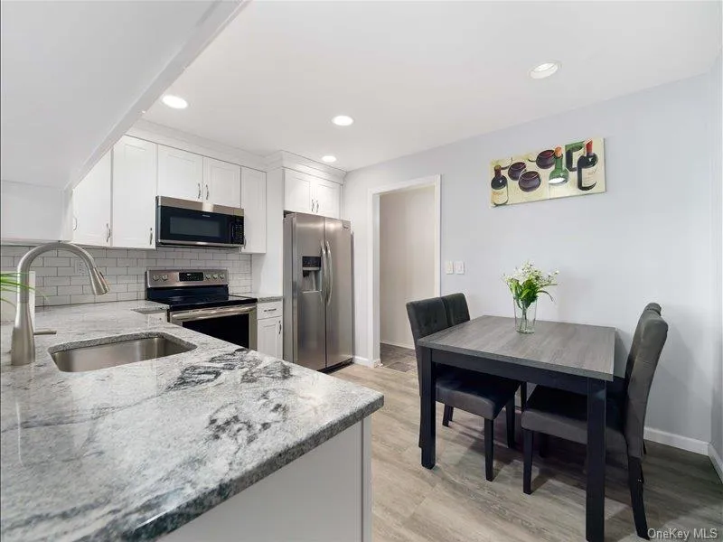 338 Sierra Vista Lane, Clarkstown, NY, 1 Bedroom Bedrooms, 4 Rooms Rooms,1 BathroomBathrooms,Residential,For Rent,Sierra Vista,0,1041116 338 Sierra Vista Lane, Clarkstown, NY, 1 Bedroom Bedrooms, 4 Rooms Rooms,1 BathroomBathrooms,Residential,For Rent,Sierra Vista,0,1041116