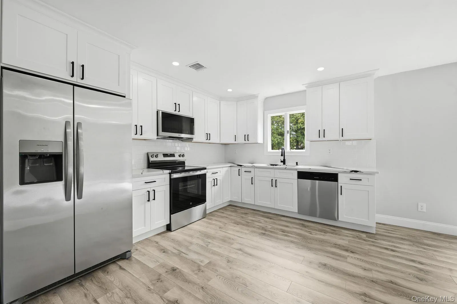 16 Adobe Drive, Brookhaven, NY, 3 Bedrooms Bedrooms, 7 Rooms Rooms,2 BathroomsBathrooms,Residential,For Rent,Adobe,0,1041118 16 Adobe Drive, Brookhaven, NY, 3 Bedrooms Bedrooms, 7 Rooms Rooms,2 BathroomsBathrooms,Residential,For Rent,Adobe,0,1041118