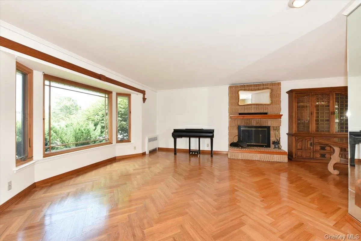 12 Leonard Road, Oyster Bay, NY, 3 Bedrooms Bedrooms, 6 Rooms Rooms,2 BathroomsBathrooms,Residential,For Rent,Leonard,0,1041125 12 Leonard Road, Oyster Bay, NY, 3 Bedrooms Bedrooms, 6 Rooms Rooms,2 BathroomsBathrooms,Residential,For Rent,Leonard,0,1041125