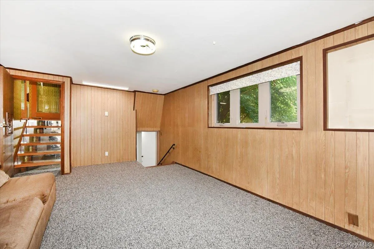 12 Leonard Road, Oyster Bay, NY, 3 Bedrooms Bedrooms, 6 Rooms Rooms,2 BathroomsBathrooms,Residential,For Rent,Leonard,0,1041125 12 Leonard Road, Oyster Bay, NY, 3 Bedrooms Bedrooms, 6 Rooms Rooms,2 BathroomsBathrooms,Residential,For Rent,Leonard,0,1041125