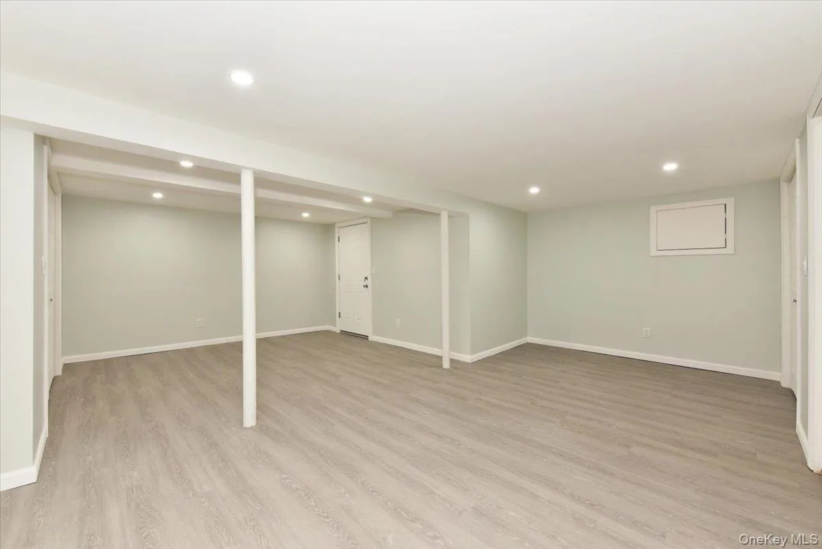 12 Leonard Road, Oyster Bay, NY, 3 Bedrooms Bedrooms, 6 Rooms Rooms,2 BathroomsBathrooms,Residential,For Rent,Leonard,0,1041125 12 Leonard Road, Oyster Bay, NY, 3 Bedrooms Bedrooms, 6 Rooms Rooms,2 BathroomsBathrooms,Residential,For Rent,Leonard,0,1041125