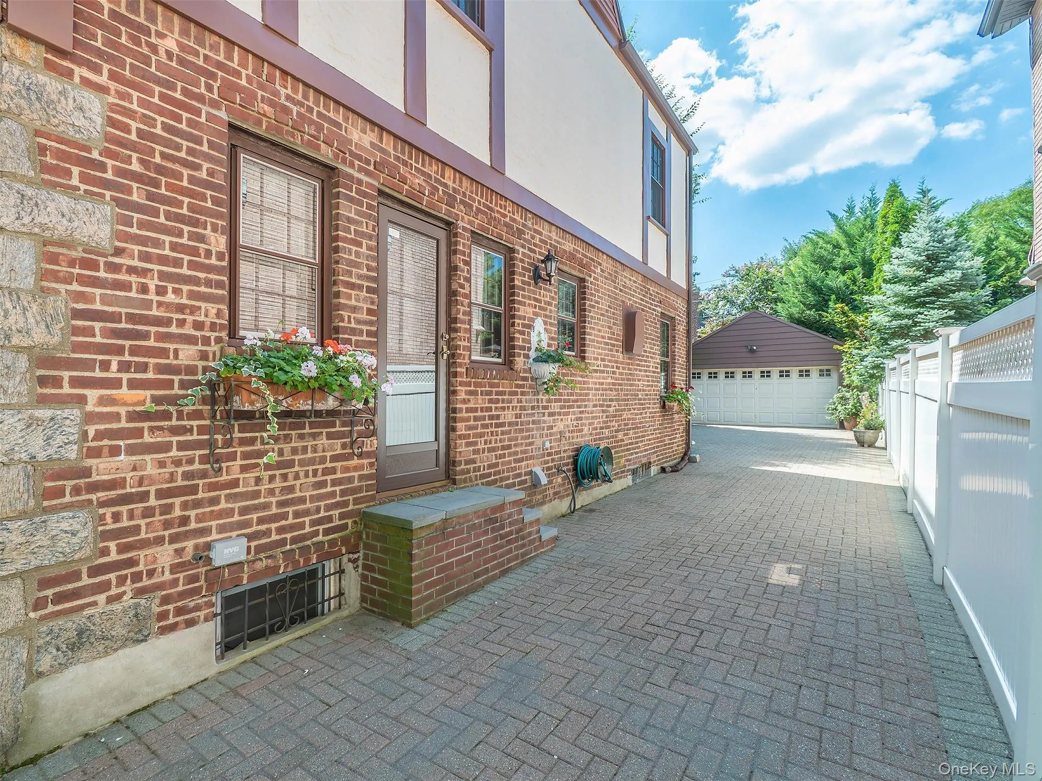 3324 214th Street, New York, NY, 3 Bedrooms Bedrooms, 6 Rooms Rooms,1 BathroomBathrooms,Residential,For Rent,214th,0,1041128 3324 214th Street, New York, NY, 3 Bedrooms Bedrooms, 6 Rooms Rooms,1 BathroomBathrooms,Residential,For Rent,214th,0,1041128