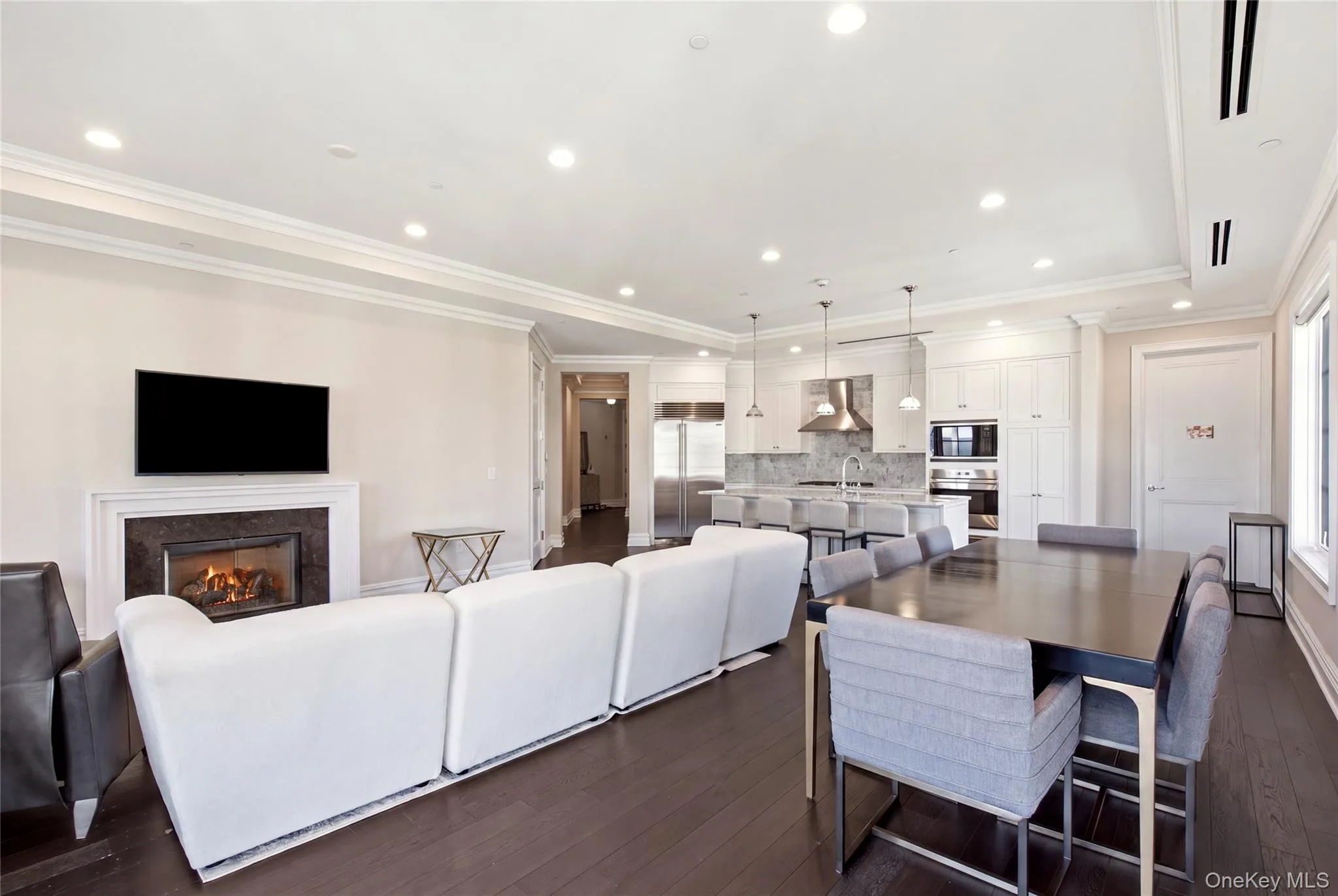 3000 Royal Court, North Hempstead, NY, 3 Bedrooms Bedrooms, 4 Rooms Rooms,2 BathroomsBathrooms,Residential,For Rent,Royal,0,1041130 3000 Royal Court, North Hempstead, NY, 3 Bedrooms Bedrooms, 4 Rooms Rooms,2 BathroomsBathrooms,Residential,For Rent,Royal,0,1041130