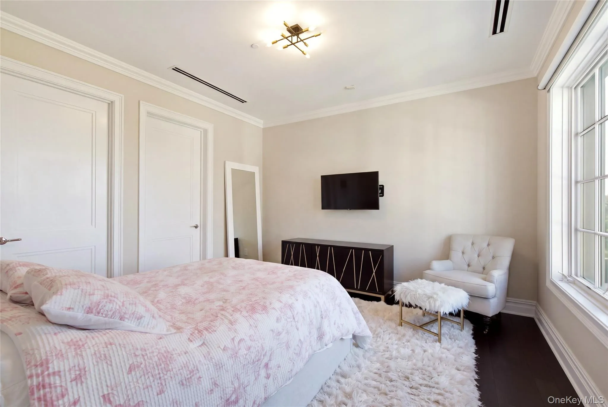 3000 Royal Court, North Hempstead, NY, 3 Bedrooms Bedrooms, 4 Rooms Rooms,2 BathroomsBathrooms,Residential,For Rent,Royal,0,1041130 3000 Royal Court, North Hempstead, NY, 3 Bedrooms Bedrooms, 4 Rooms Rooms,2 BathroomsBathrooms,Residential,For Rent,Royal,0,1041130