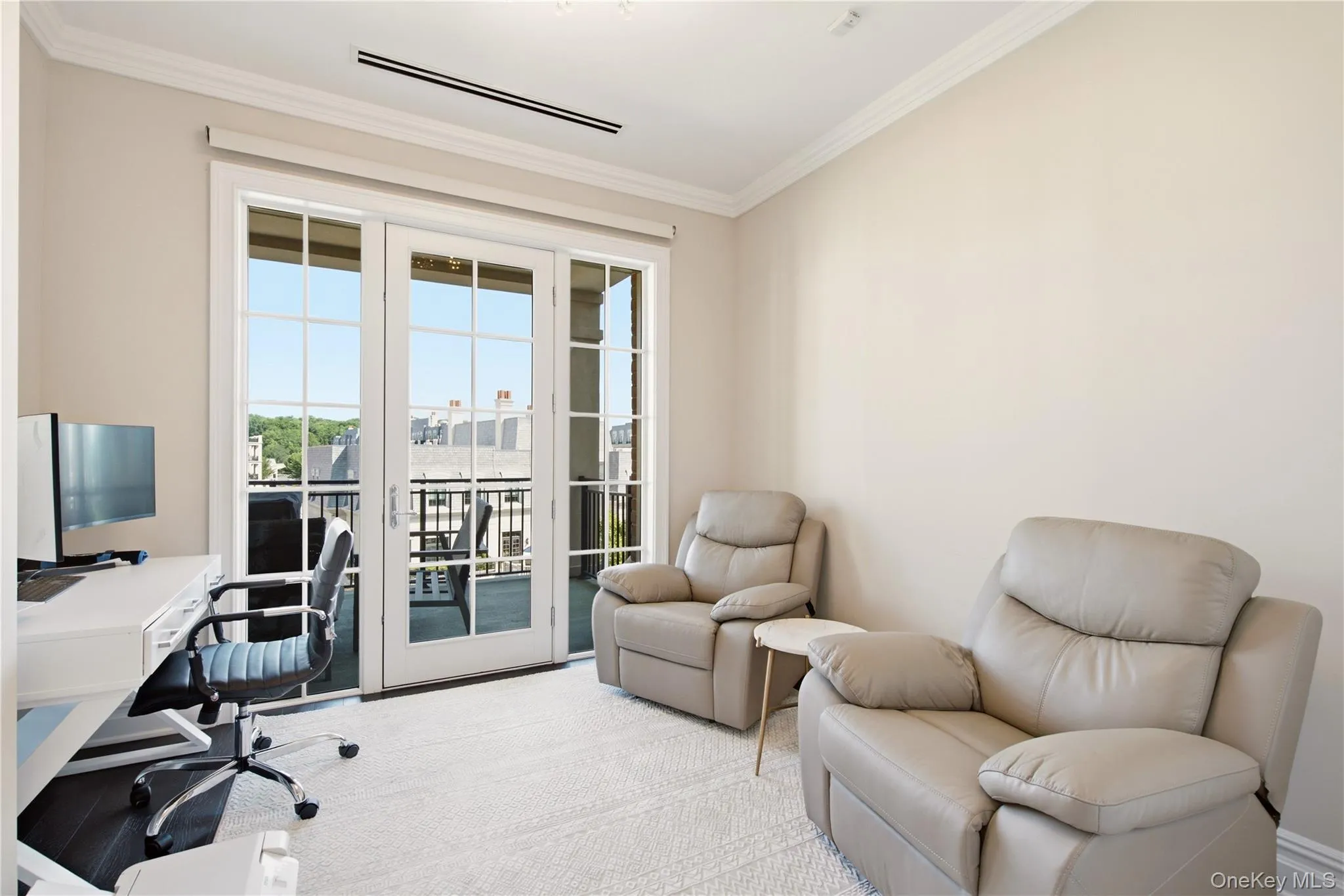 3000 Royal Court, North Hempstead, NY, 3 Bedrooms Bedrooms, 4 Rooms Rooms,2 BathroomsBathrooms,Residential,For Rent,Royal,0,1041130 3000 Royal Court, North Hempstead, NY, 3 Bedrooms Bedrooms, 4 Rooms Rooms,2 BathroomsBathrooms,Residential,For Rent,Royal,0,1041130