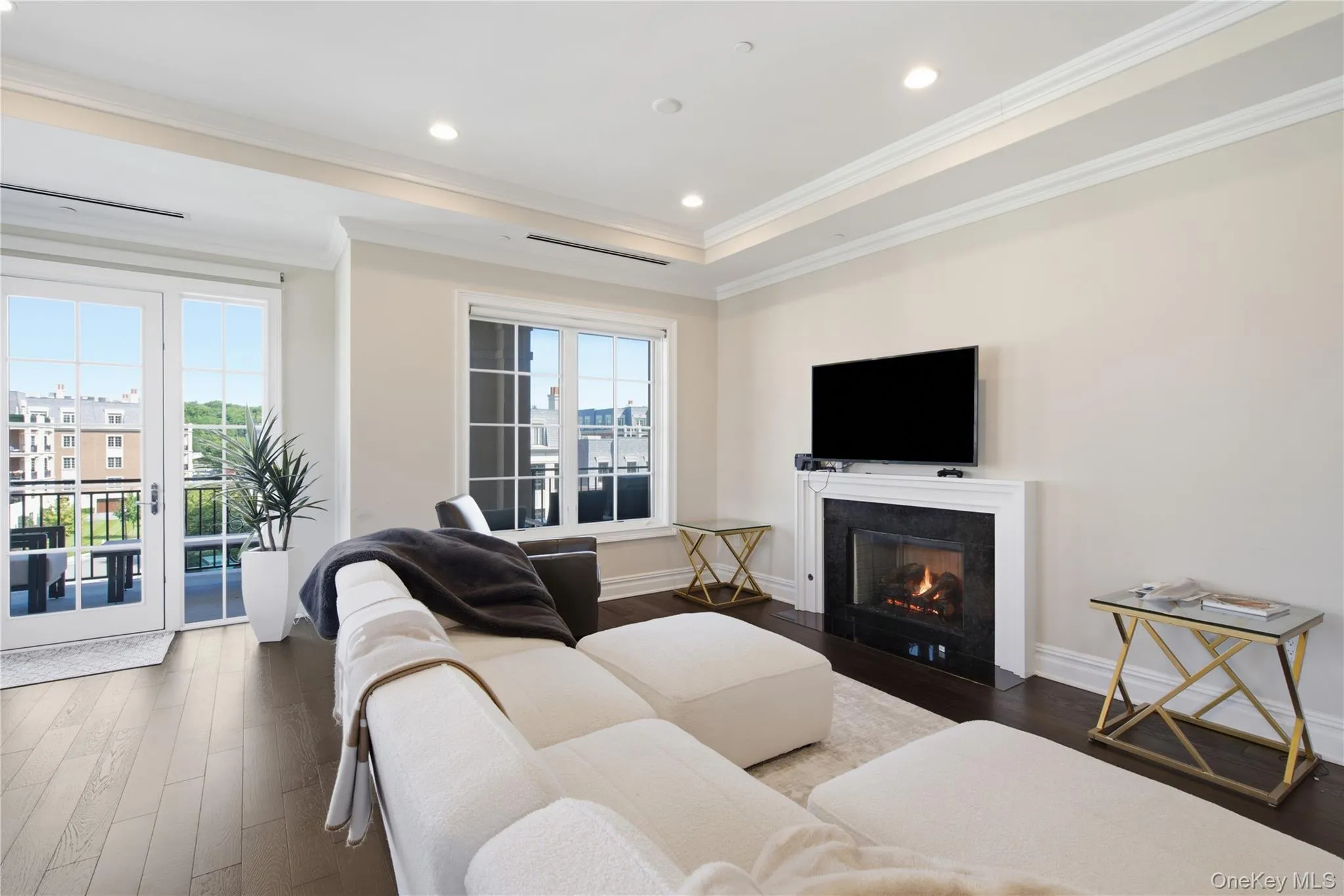 3000 Royal Court, North Hempstead, NY, 3 Bedrooms Bedrooms, 4 Rooms Rooms,2 BathroomsBathrooms,Residential,For Rent,Royal,0,1041130 3000 Royal Court, North Hempstead, NY, 3 Bedrooms Bedrooms, 4 Rooms Rooms,2 BathroomsBathrooms,Residential,For Rent,Royal,0,1041130