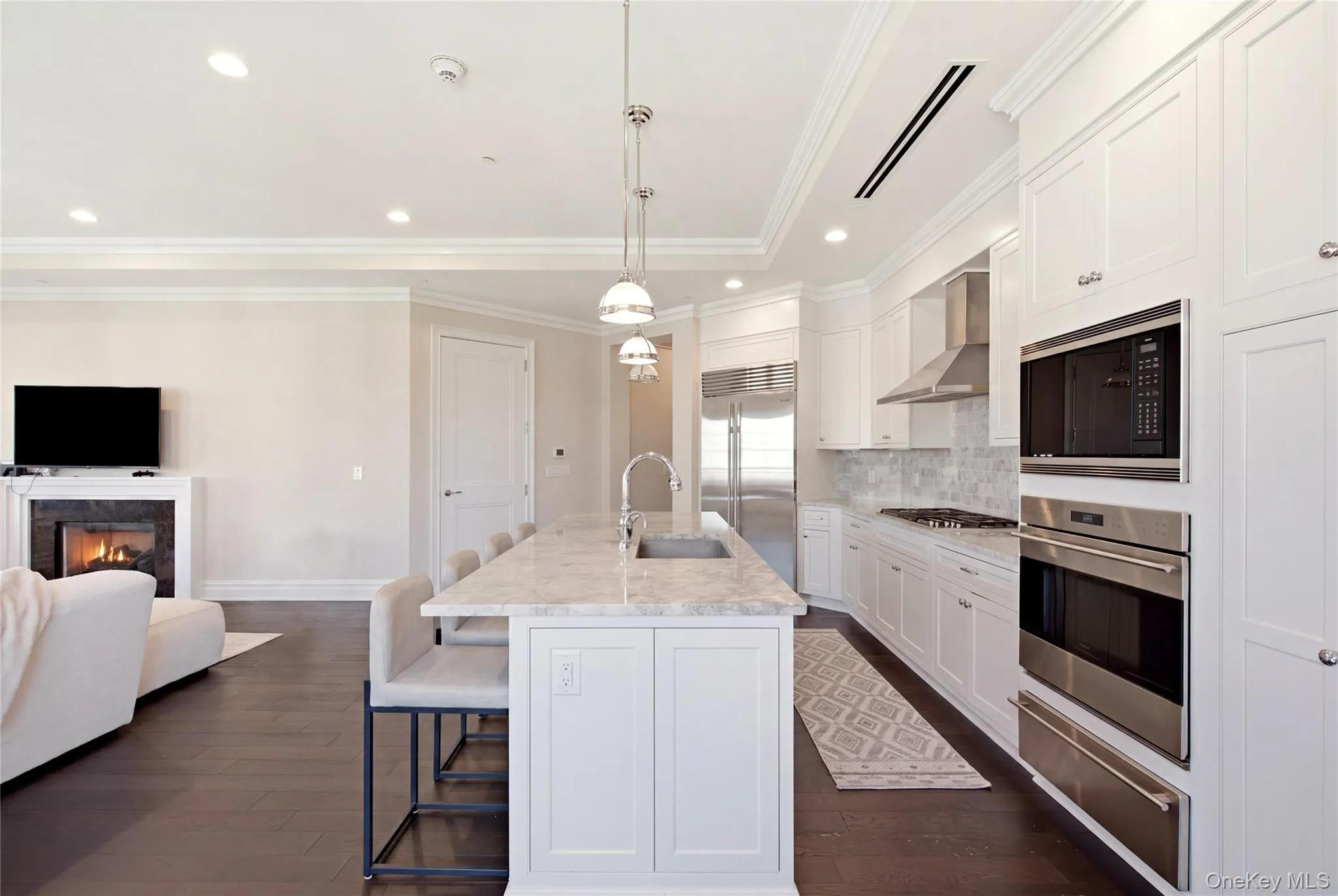3000 Royal Court, North Hempstead, NY, 3 Bedrooms Bedrooms, 4 Rooms Rooms,2 BathroomsBathrooms,Residential,For Rent,Royal,0,1041130 3000 Royal Court, North Hempstead, NY, 3 Bedrooms Bedrooms, 4 Rooms Rooms,2 BathroomsBathrooms,Residential,For Rent,Royal,0,1041130