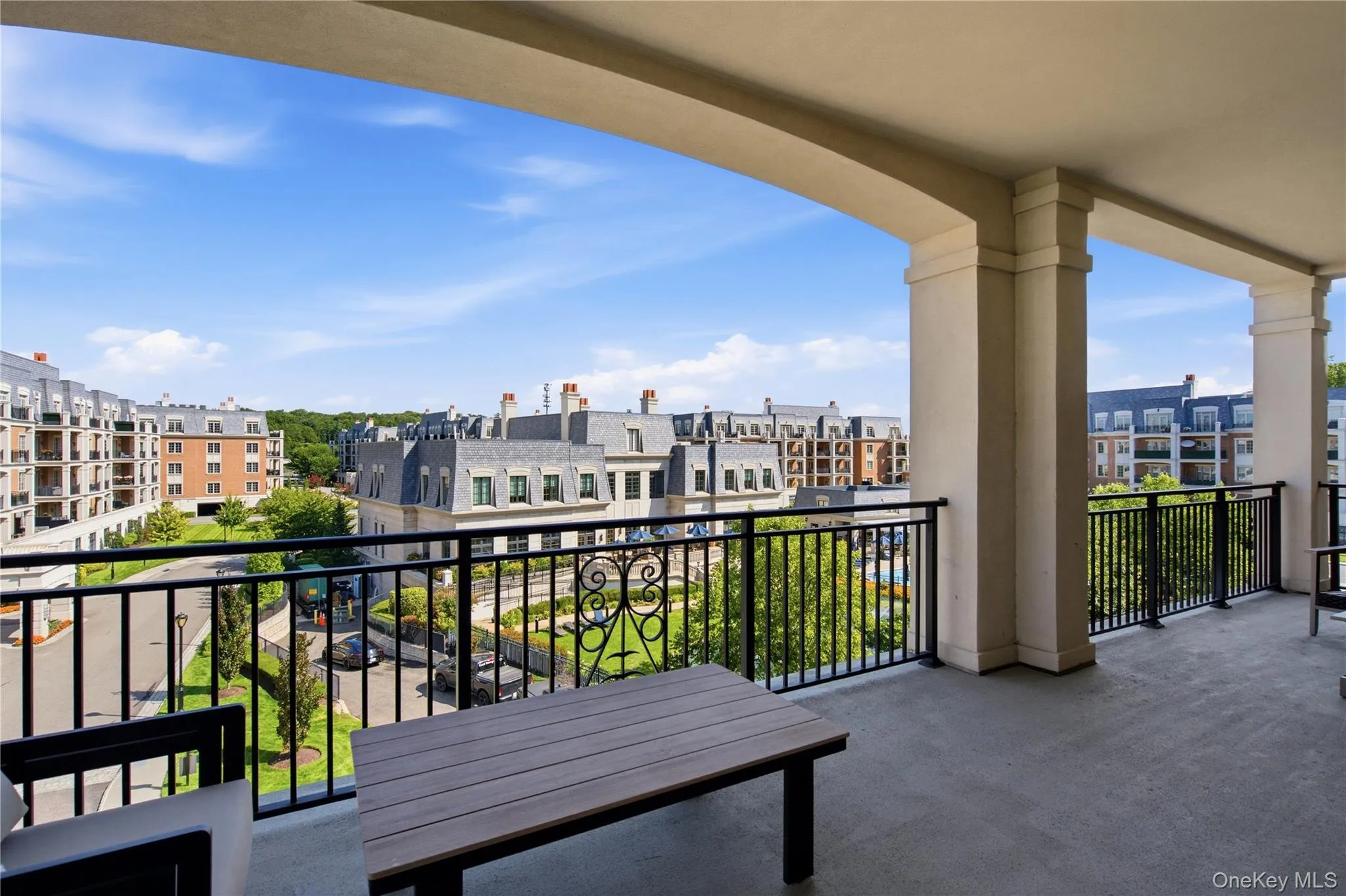 3000 Royal Court, North Hempstead, NY, 3 Bedrooms Bedrooms, 4 Rooms Rooms,2 BathroomsBathrooms,Residential,For Rent,Royal,0,1041130 3000 Royal Court, North Hempstead, NY, 3 Bedrooms Bedrooms, 4 Rooms Rooms,2 BathroomsBathrooms,Residential,For Rent,Royal,0,1041130