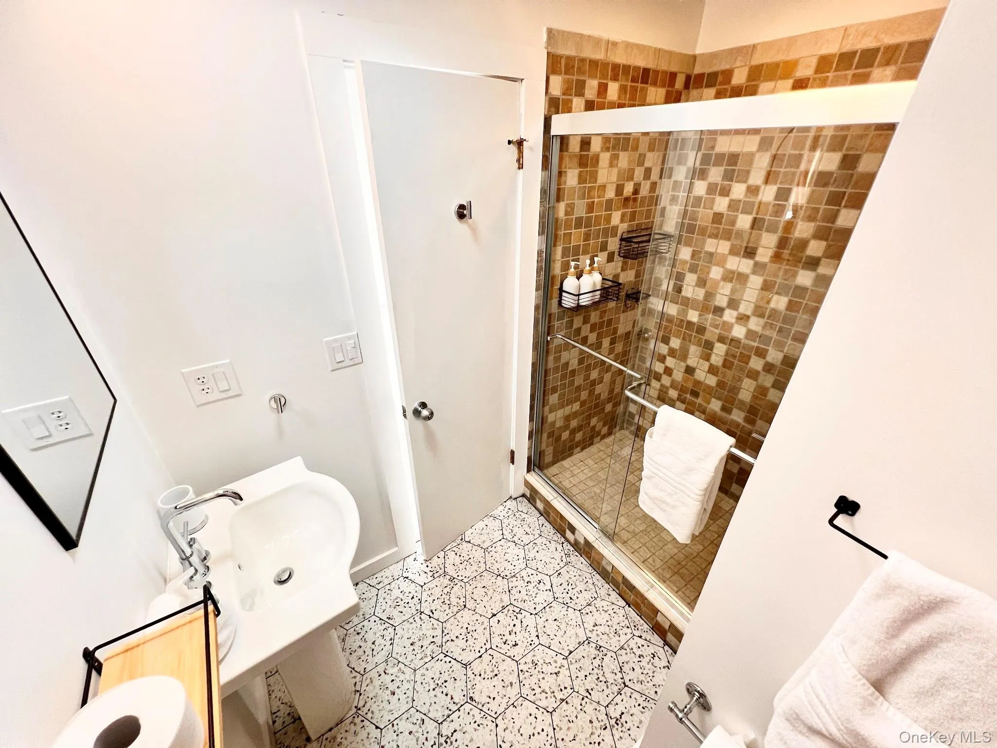 9 Munchkin Lane, Woodstock, NY, 4 Bedrooms Bedrooms, 11 Rooms Rooms,3 BathroomsBathrooms,Residential,For Rent,Munchkin,0,1041137 9 Munchkin Lane, Woodstock, NY, 4 Bedrooms Bedrooms, 11 Rooms Rooms,3 BathroomsBathrooms,Residential,For Rent,Munchkin,0,1041137