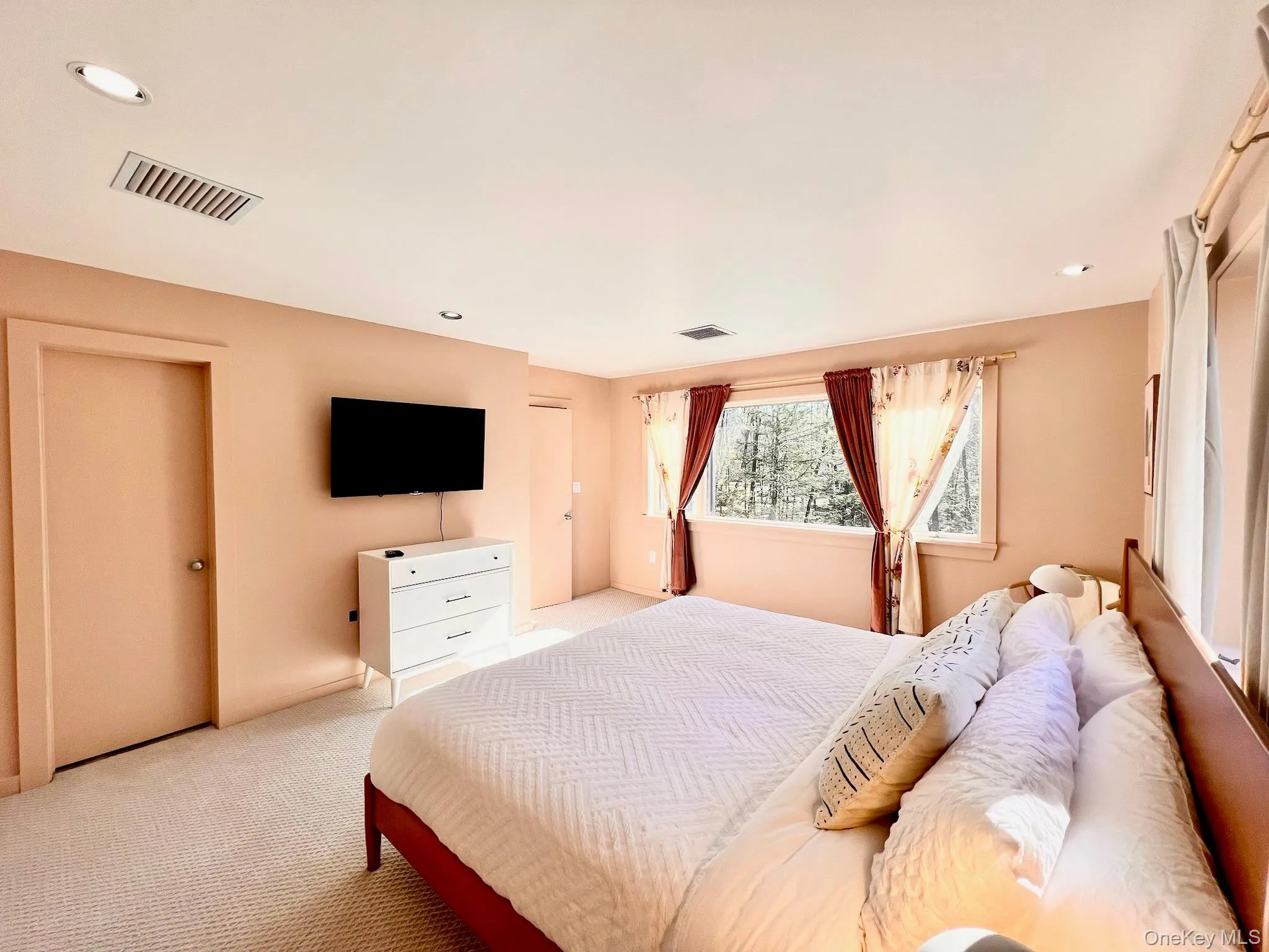 9 Munchkin Lane, Woodstock, NY, 4 Bedrooms Bedrooms, 11 Rooms Rooms,3 BathroomsBathrooms,Residential,For Rent,Munchkin,0,1041137 9 Munchkin Lane, Woodstock, NY, 4 Bedrooms Bedrooms, 11 Rooms Rooms,3 BathroomsBathrooms,Residential,For Rent,Munchkin,0,1041137