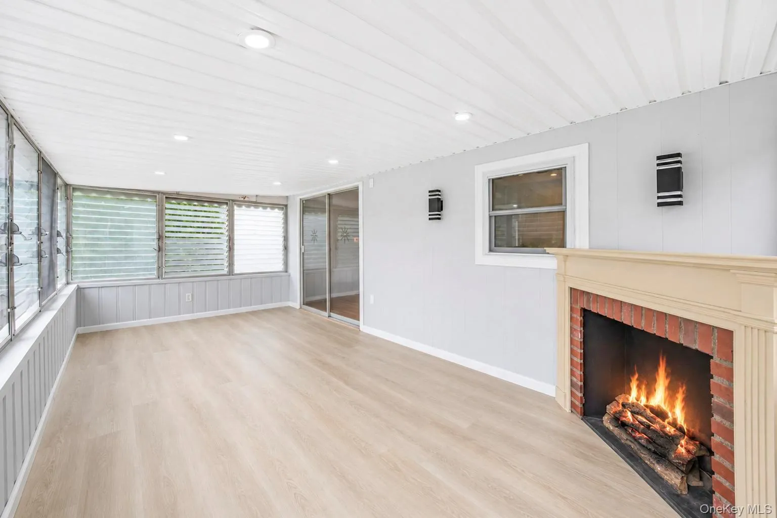 18 Dexter Lane, Smithtown, NY, 4 Bedrooms Bedrooms, 6 Rooms Rooms,2 BathroomsBathrooms,Residential,For Rent,Dexter,0,1041146 18 Dexter Lane, Smithtown, NY, 4 Bedrooms Bedrooms, 6 Rooms Rooms,2 BathroomsBathrooms,Residential,For Rent,Dexter,0,1041146