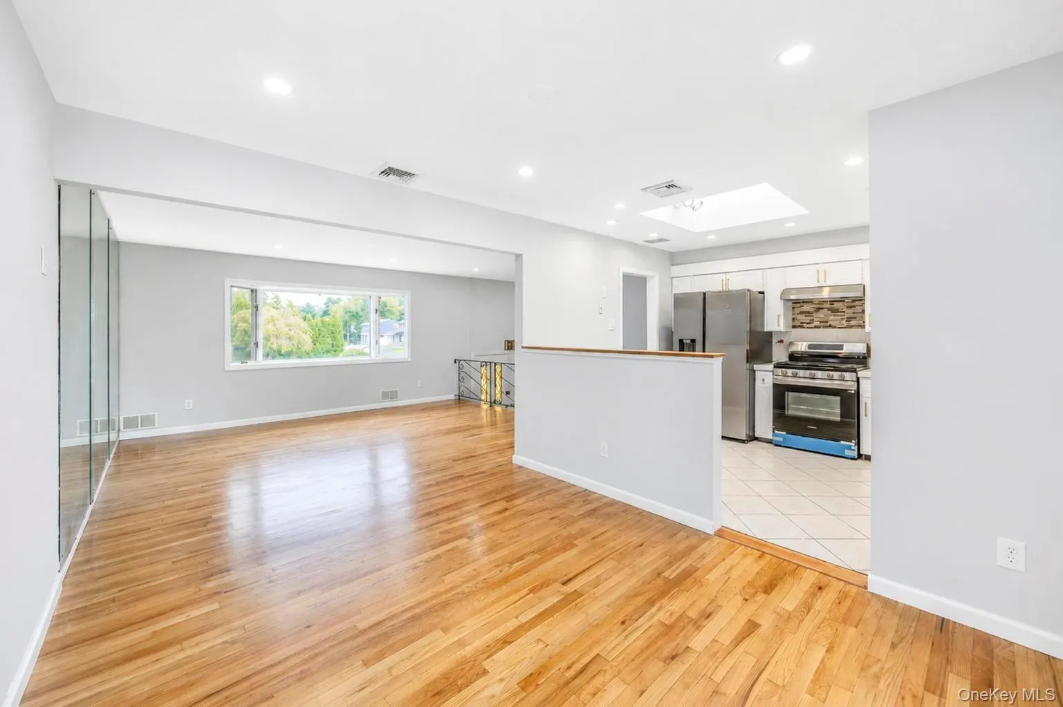 18 Dexter Lane, Smithtown, NY, 4 Bedrooms Bedrooms, 6 Rooms Rooms,2 BathroomsBathrooms,Residential,For Rent,Dexter,0,1041146 18 Dexter Lane, Smithtown, NY, 4 Bedrooms Bedrooms, 6 Rooms Rooms,2 BathroomsBathrooms,Residential,For Rent,Dexter,0,1041146