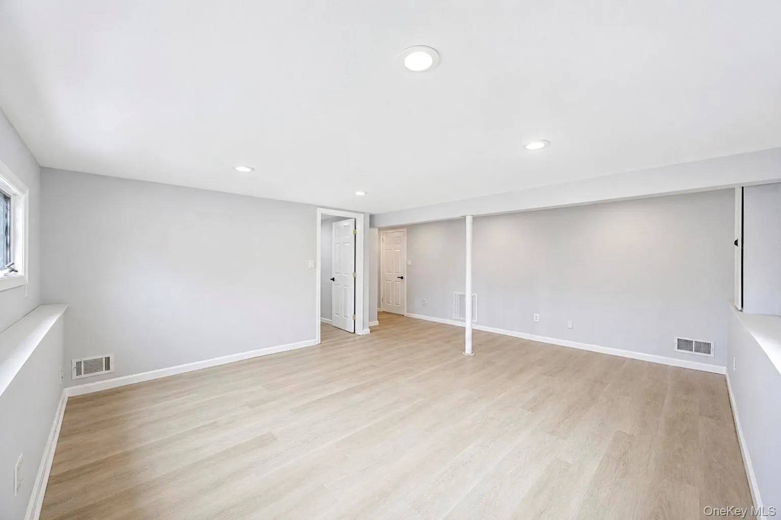 18 Dexter Lane, Smithtown, NY, 4 Bedrooms Bedrooms, 6 Rooms Rooms,2 BathroomsBathrooms,Residential,For Rent,Dexter,0,1041146 18 Dexter Lane, Smithtown, NY, 4 Bedrooms Bedrooms, 6 Rooms Rooms,2 BathroomsBathrooms,Residential,For Rent,Dexter,0,1041146
