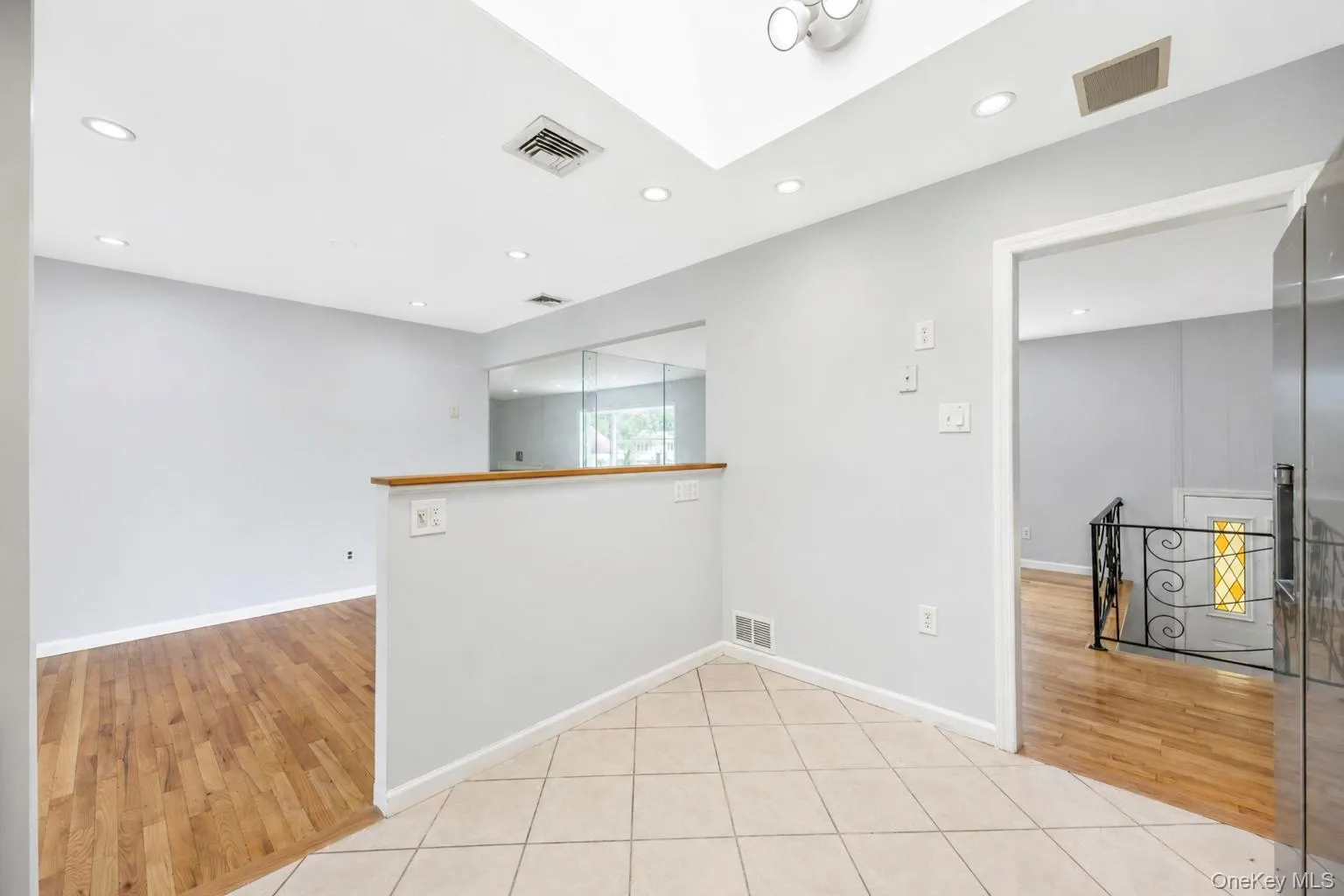 18 Dexter Lane, Smithtown, NY, 4 Bedrooms Bedrooms, 6 Rooms Rooms,2 BathroomsBathrooms,Residential,For Rent,Dexter,0,1041146 18 Dexter Lane, Smithtown, NY, 4 Bedrooms Bedrooms, 6 Rooms Rooms,2 BathroomsBathrooms,Residential,For Rent,Dexter,0,1041146