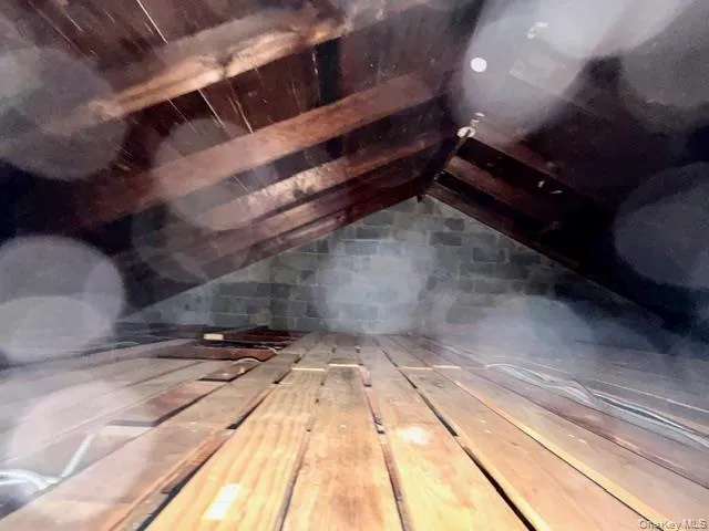 storage space - Attic storage space - Attic