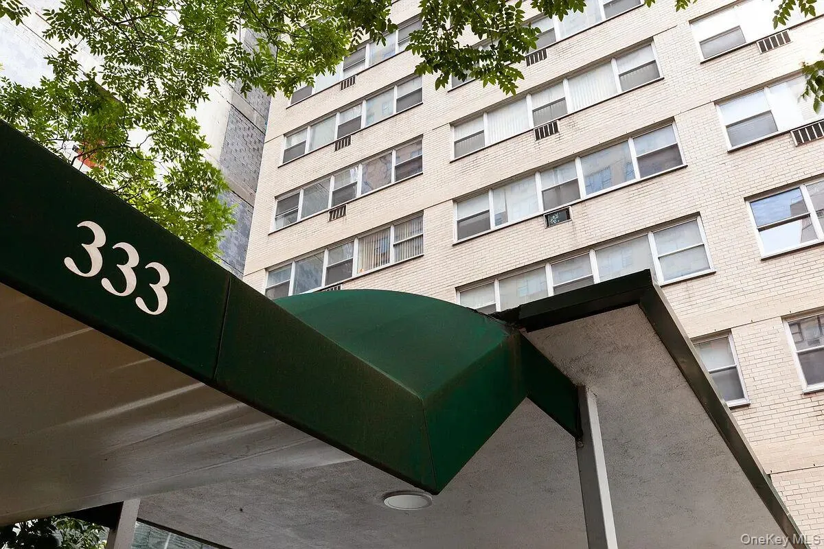 333 46th Street, New York, NY, 3 Rooms Rooms,1 BathroomBathrooms,Residential,For Rent,46th,0,1041162 333 46th Street, New York, NY, 3 Rooms Rooms,1 BathroomBathrooms,Residential,For Rent,46th,0,1041162