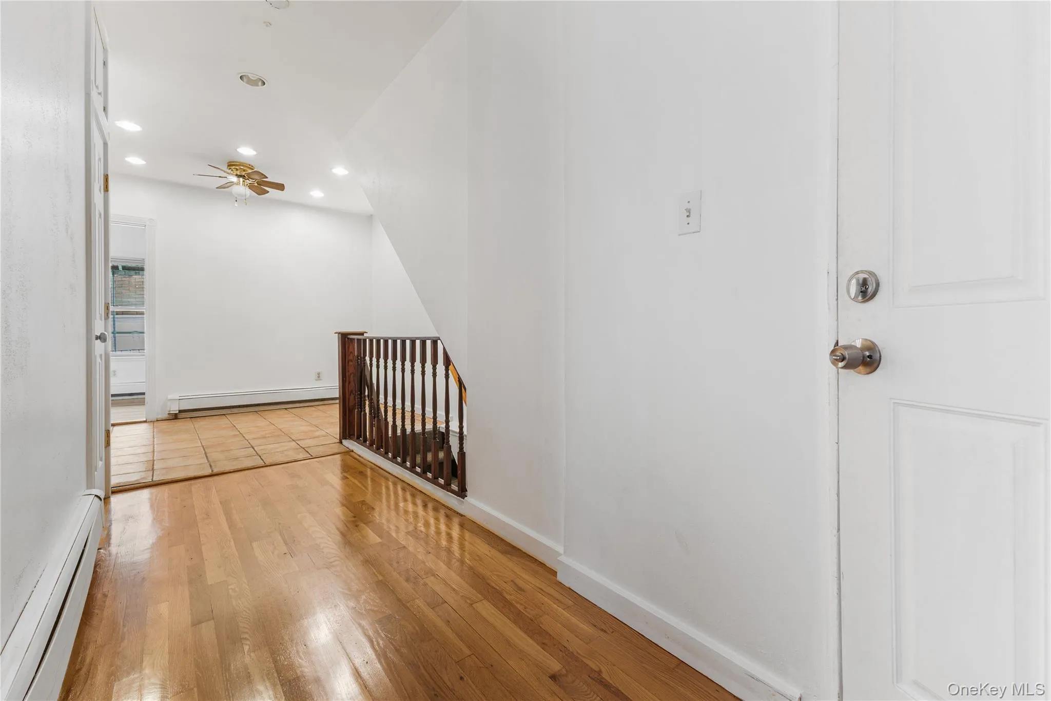161-26 84th Rd, New York, NY, 2 Bedrooms Bedrooms, 5 Rooms Rooms,1 BathroomBathrooms,Residential Lease,For Rent,Rd,0,1041165 161-26 84th Rd, New York, NY, 2 Bedrooms Bedrooms, 5 Rooms Rooms,1 BathroomBathrooms,Residential Lease,For Rent,Rd,0,1041165