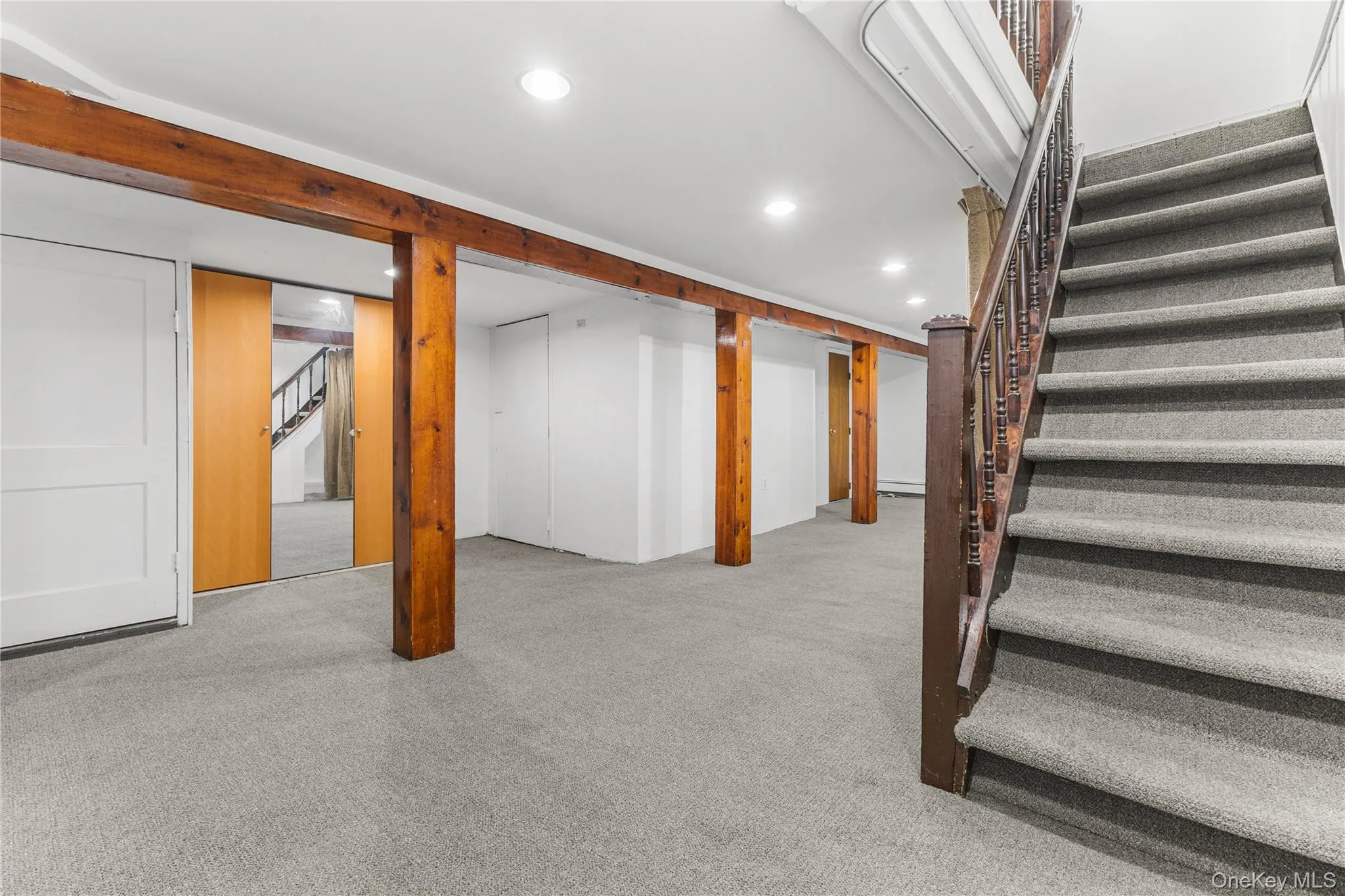 161-26 84th Rd, New York, NY, 2 Bedrooms Bedrooms, 5 Rooms Rooms,1 BathroomBathrooms,Residential Lease,For Rent,Rd,0,1041165 161-26 84th Rd, New York, NY, 2 Bedrooms Bedrooms, 5 Rooms Rooms,1 BathroomBathrooms,Residential Lease,For Rent,Rd,0,1041165