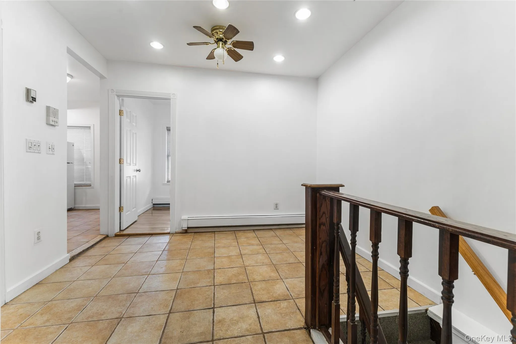 161-26 84th Rd, New York, NY, 2 Bedrooms Bedrooms, 5 Rooms Rooms,1 BathroomBathrooms,Residential Lease,For Rent,Rd,0,1041165 161-26 84th Rd, New York, NY, 2 Bedrooms Bedrooms, 5 Rooms Rooms,1 BathroomBathrooms,Residential Lease,For Rent,Rd,0,1041165