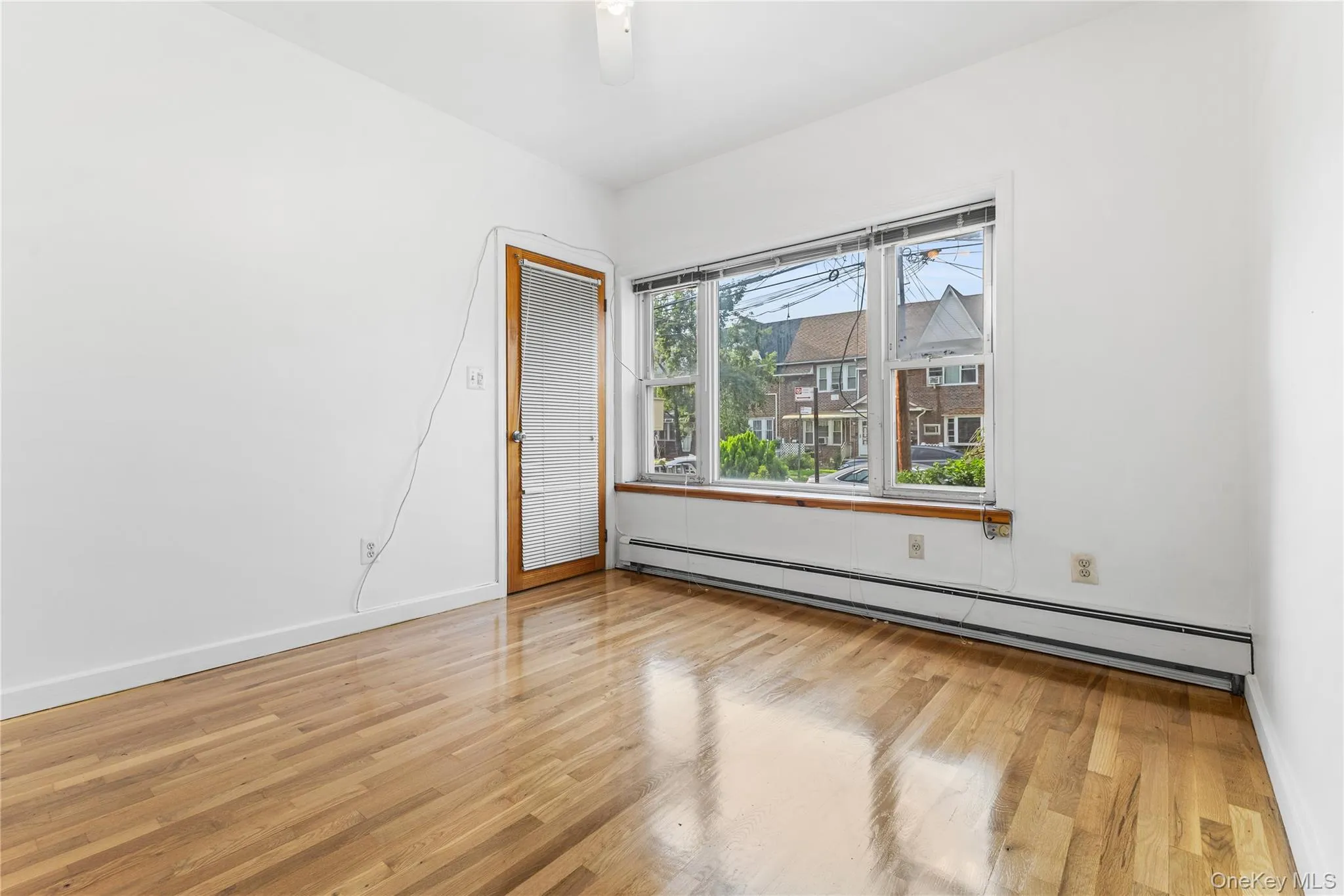 161-26 84th Rd, New York, NY, 2 Bedrooms Bedrooms, 5 Rooms Rooms,1 BathroomBathrooms,Residential Lease,For Rent,Rd,0,1041165 161-26 84th Rd, New York, NY, 2 Bedrooms Bedrooms, 5 Rooms Rooms,1 BathroomBathrooms,Residential Lease,For Rent,Rd,0,1041165
