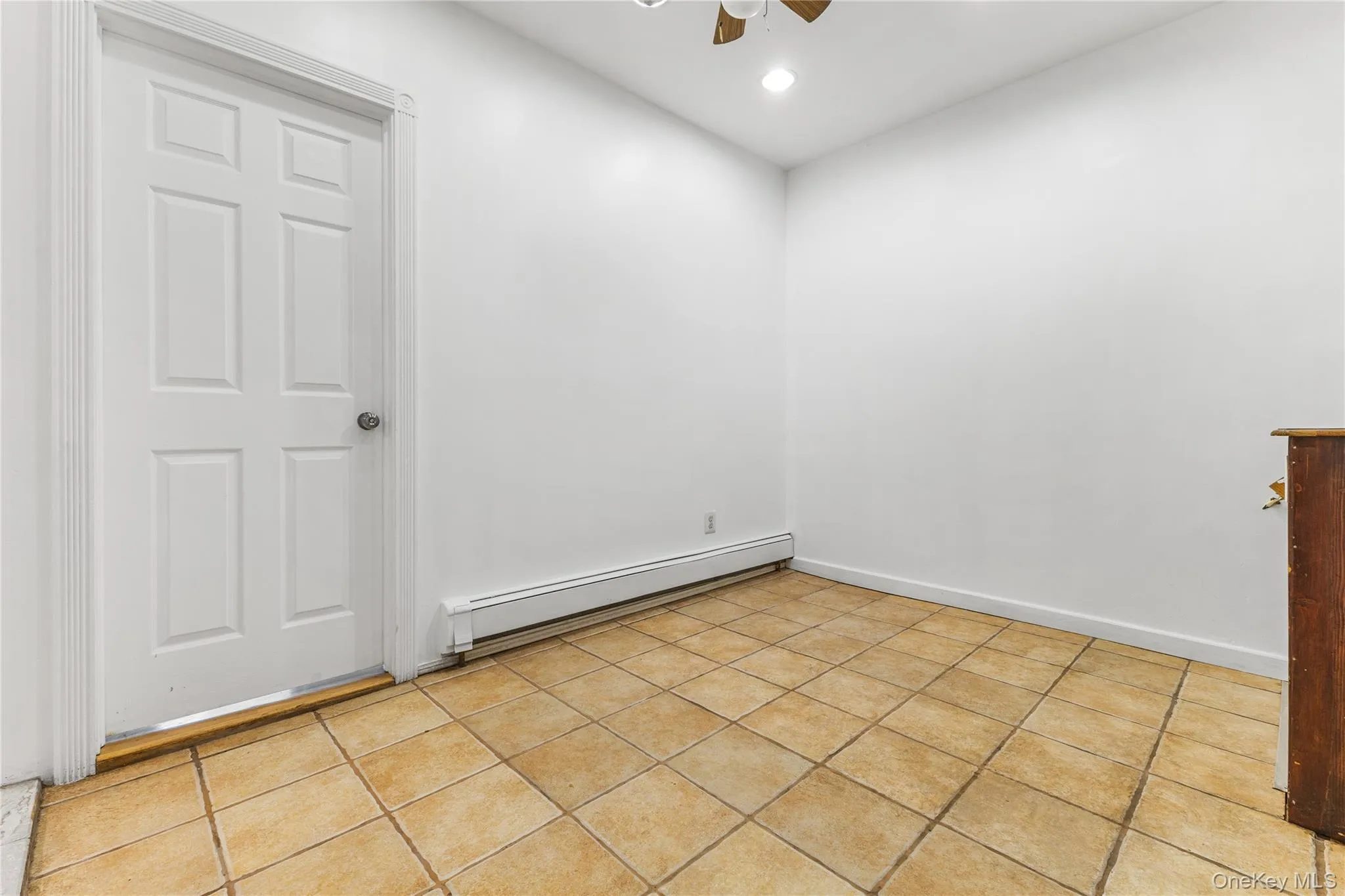 161-26 84th Rd, New York, NY, 2 Bedrooms Bedrooms, 5 Rooms Rooms,1 BathroomBathrooms,Residential Lease,For Rent,Rd,0,1041165 161-26 84th Rd, New York, NY, 2 Bedrooms Bedrooms, 5 Rooms Rooms,1 BathroomBathrooms,Residential Lease,For Rent,Rd,0,1041165