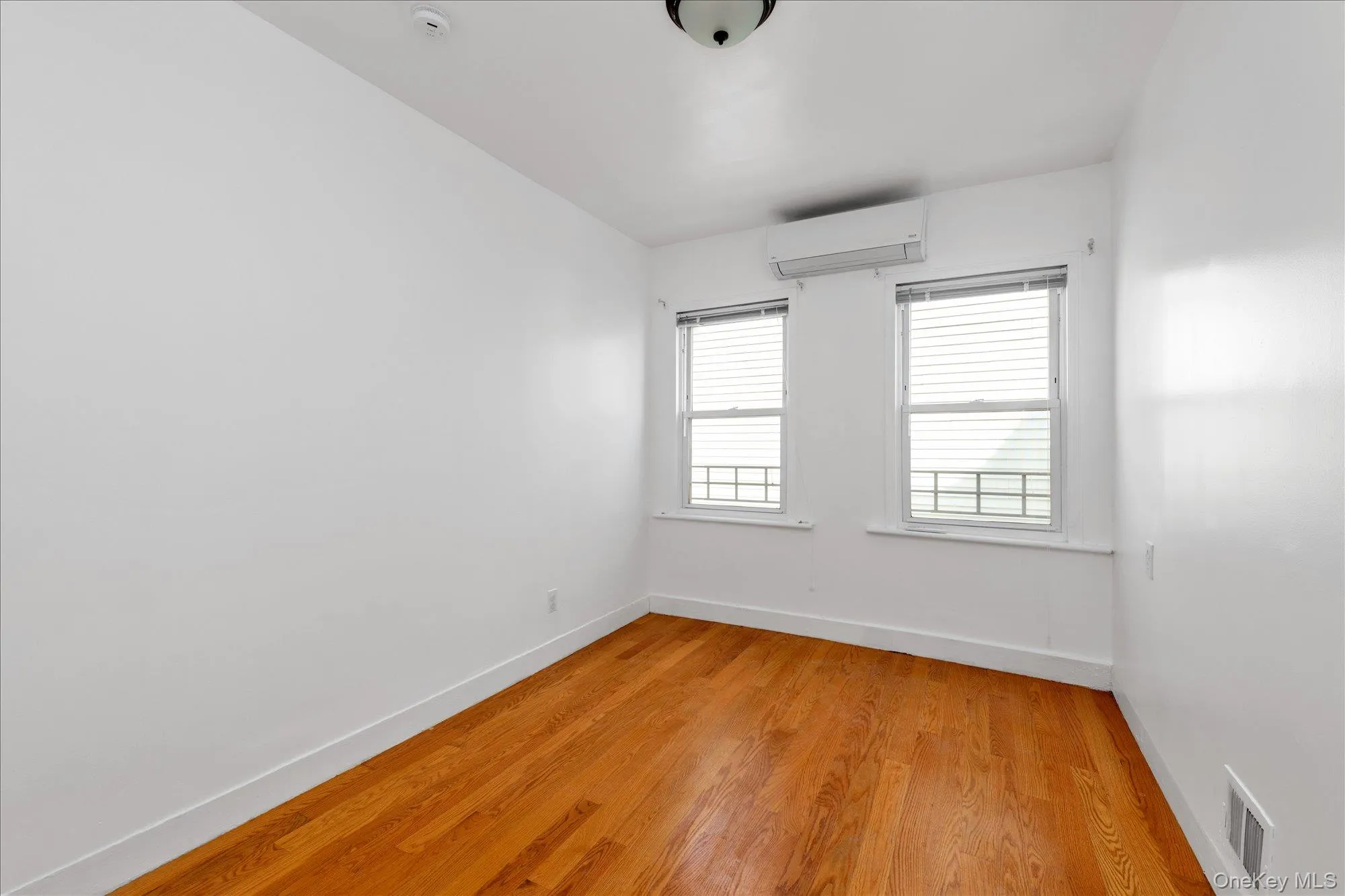 70-15 Manse Street, New York, NY, 4 Bedroom Bedrooms, 6 Room Rooms,2 BathroomBathrooms,Residential Lease,For Rent,Manse,0,1041173 70-15 Manse Street, New York, NY, 4 Bedroom Bedrooms, 6 Room Rooms,2 BathroomBathrooms,Residential Lease,For Rent,Manse,0,1041173
