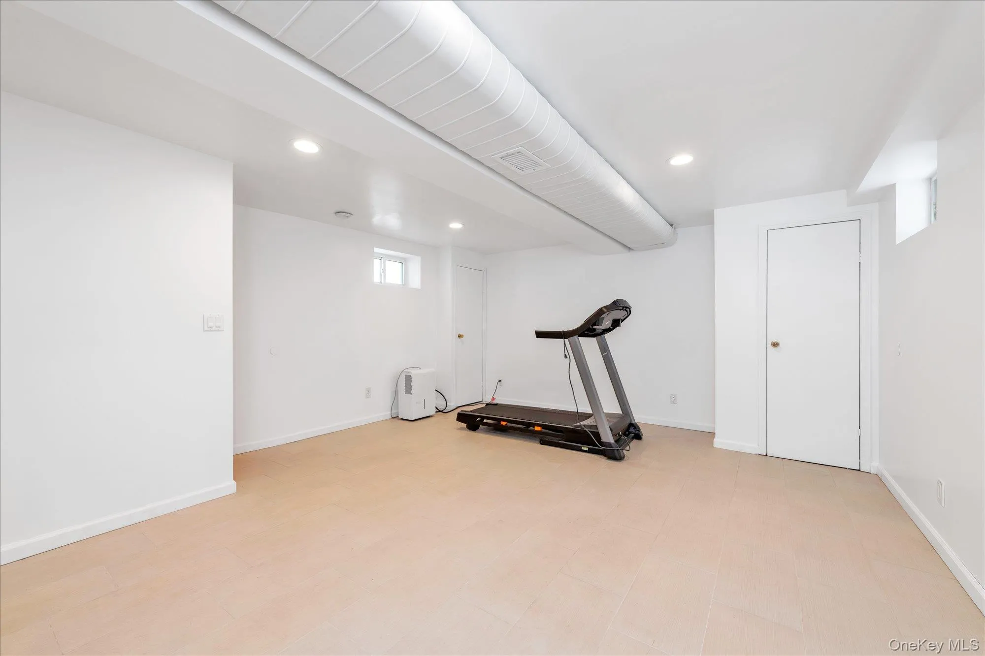70-15 Manse Street, New York, NY, 4 Bedroom Bedrooms, 6 Room Rooms,2 BathroomBathrooms,Residential Lease,For Rent,Manse,0,1041173 70-15 Manse Street, New York, NY, 4 Bedroom Bedrooms, 6 Room Rooms,2 BathroomBathrooms,Residential Lease,For Rent,Manse,0,1041173