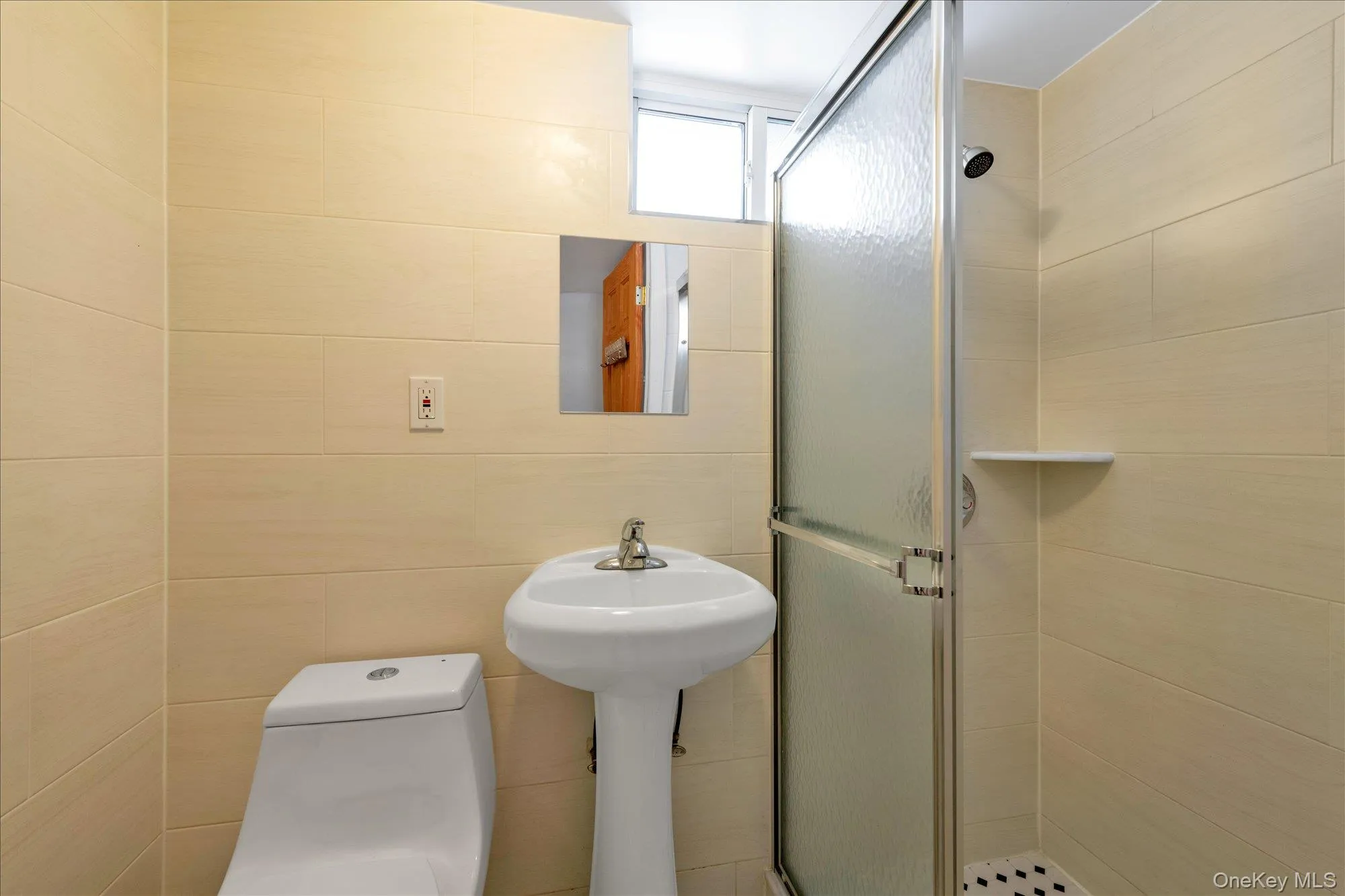 70-15 Manse Street, New York, NY, 4 Bedroom Bedrooms, 6 Room Rooms,2 BathroomBathrooms,Residential Lease,For Rent,Manse,0,1041173 70-15 Manse Street, New York, NY, 4 Bedroom Bedrooms, 6 Room Rooms,2 BathroomBathrooms,Residential Lease,For Rent,Manse,0,1041173