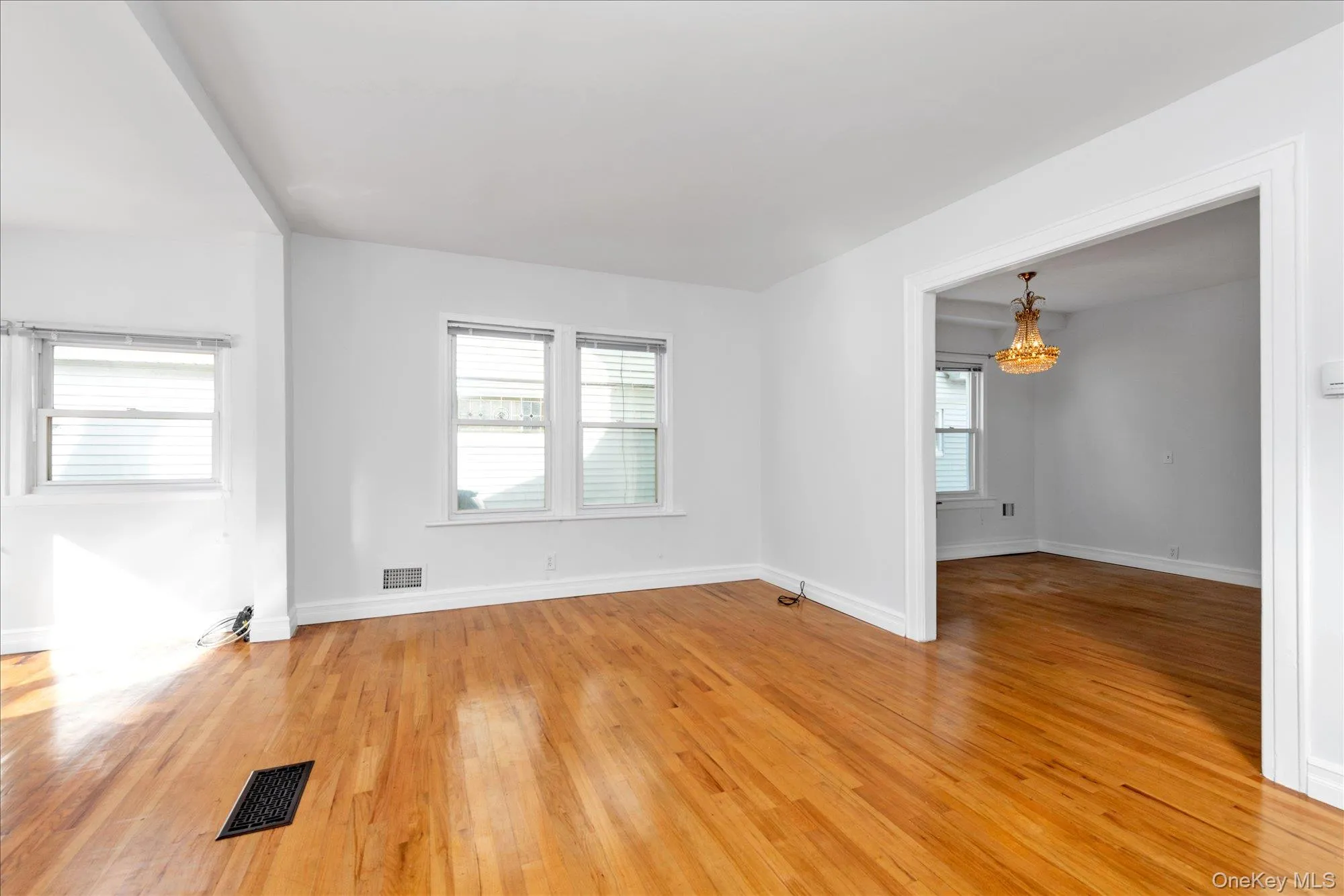 70-15 Manse Street, New York, NY, 4 Bedroom Bedrooms, 6 Room Rooms,2 BathroomBathrooms,Residential Lease,For Rent,Manse,0,1041173 70-15 Manse Street, New York, NY, 4 Bedroom Bedrooms, 6 Room Rooms,2 BathroomBathrooms,Residential Lease,For Rent,Manse,0,1041173