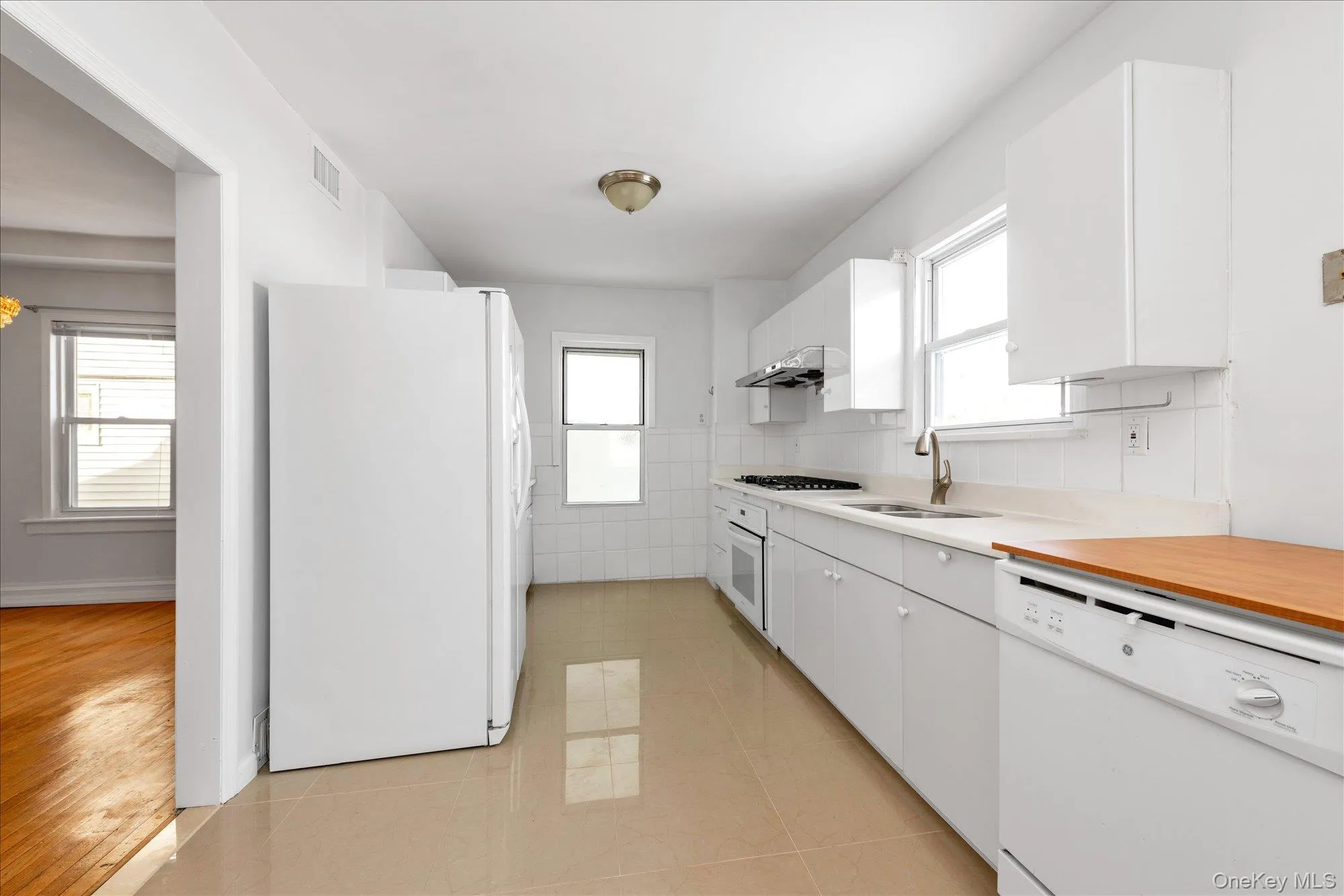 70-15 Manse Street, New York, NY, 4 Bedroom Bedrooms, 6 Room Rooms,2 BathroomBathrooms,Residential Lease,For Rent,Manse,0,1041173 70-15 Manse Street, New York, NY, 4 Bedroom Bedrooms, 6 Room Rooms,2 BathroomBathrooms,Residential Lease,For Rent,Manse,0,1041173