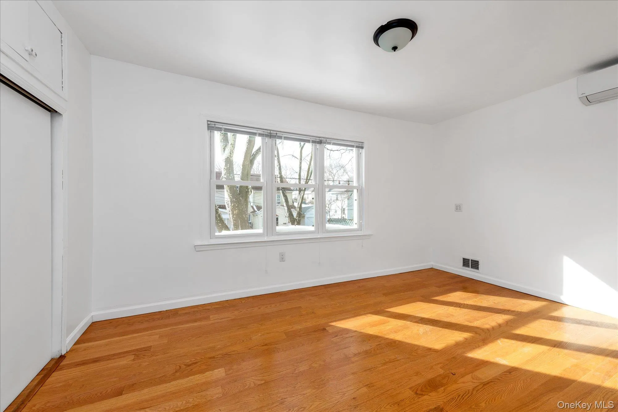 70-15 Manse Street, New York, NY, 4 Bedroom Bedrooms, 6 Room Rooms,2 BathroomBathrooms,Residential Lease,For Rent,Manse,0,1041173 70-15 Manse Street, New York, NY, 4 Bedroom Bedrooms, 6 Room Rooms,2 BathroomBathrooms,Residential Lease,For Rent,Manse,0,1041173