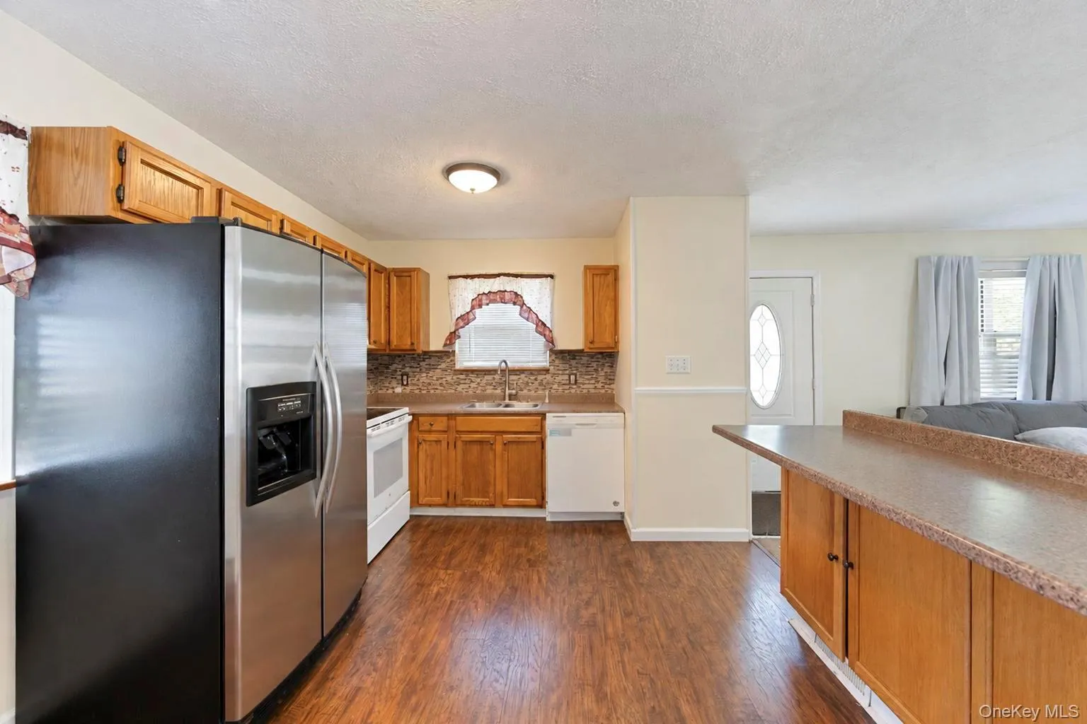 166 Auborn Avenue, Brookhaven, NY, 3 Bedrooms Bedrooms, 5 Rooms Rooms,2 BathroomsBathrooms,Residential,For Rent,Auborn,0,1041175 166 Auborn Avenue, Brookhaven, NY, 3 Bedrooms Bedrooms, 5 Rooms Rooms,2 BathroomsBathrooms,Residential,For Rent,Auborn,0,1041175