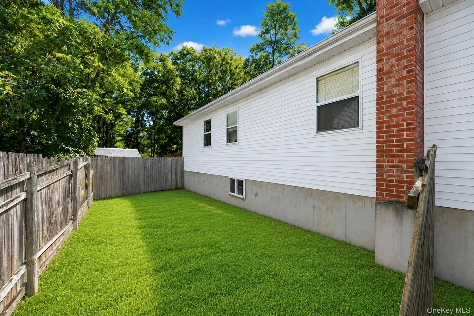 166 Auborn Avenue, Brookhaven, NY, 3 Bedrooms Bedrooms, 5 Rooms Rooms,2 BathroomsBathrooms,Residential,For Rent,Auborn,0,1041175 166 Auborn Avenue, Brookhaven, NY, 3 Bedrooms Bedrooms, 5 Rooms Rooms,2 BathroomsBathrooms,Residential,For Rent,Auborn,0,1041175