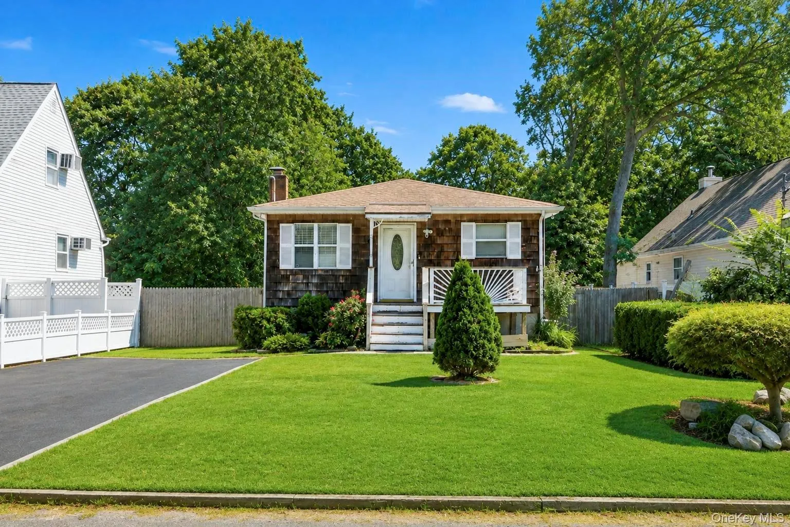 166 Auborn Avenue, Brookhaven, NY, 3 Bedrooms Bedrooms, 5 Rooms Rooms,2 BathroomsBathrooms,Residential,For Rent,Auborn,0,1041175 166 Auborn Avenue, Brookhaven, NY, 3 Bedrooms Bedrooms, 5 Rooms Rooms,2 BathroomsBathrooms,Residential,For Rent,Auborn,0,1041175