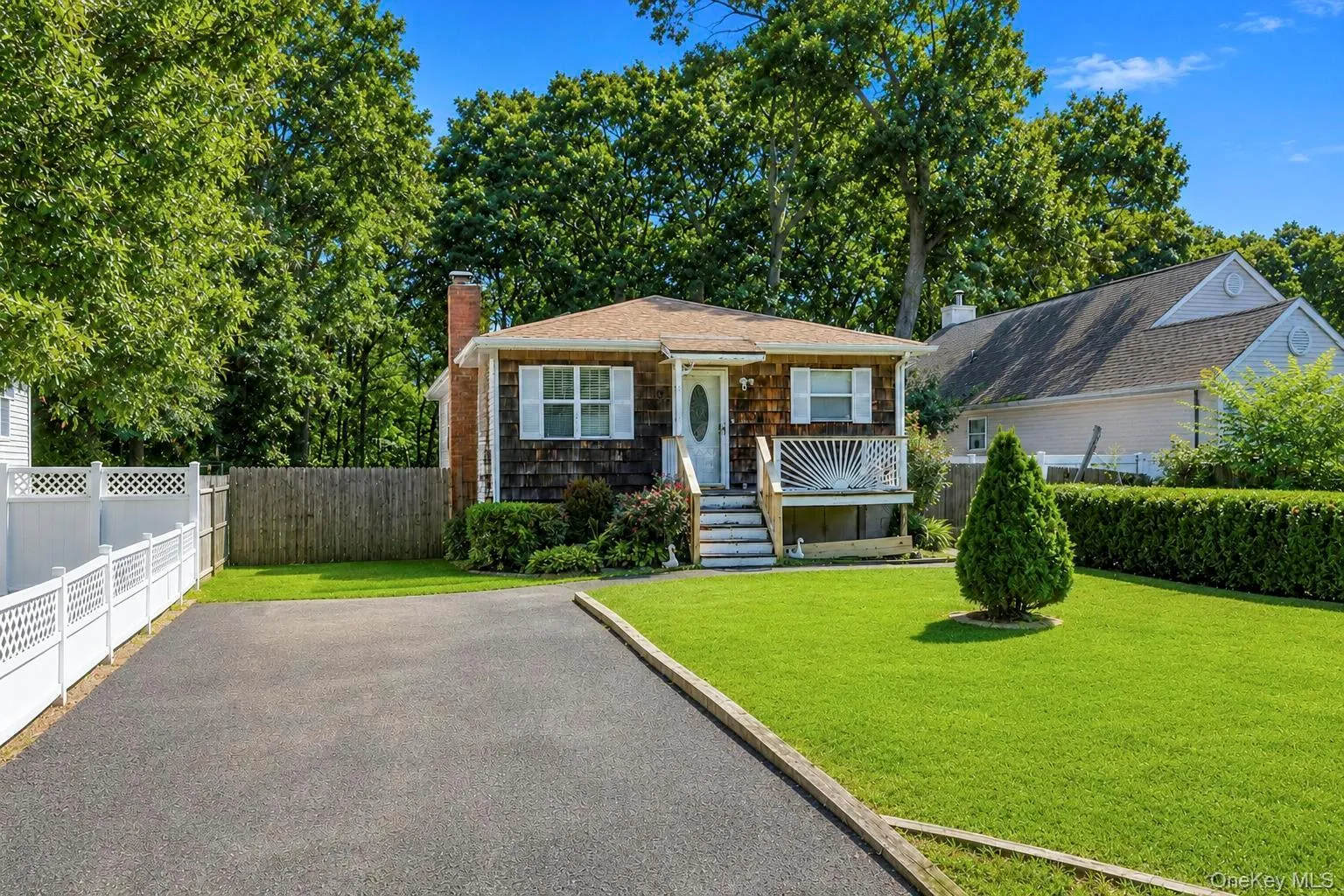 166 Auborn Avenue, Brookhaven, NY, 3 Bedrooms Bedrooms, 5 Rooms Rooms,2 BathroomsBathrooms,Residential,For Rent,Auborn,0,1041175 166 Auborn Avenue, Brookhaven, NY, 3 Bedrooms Bedrooms, 5 Rooms Rooms,2 BathroomsBathrooms,Residential,For Rent,Auborn,0,1041175