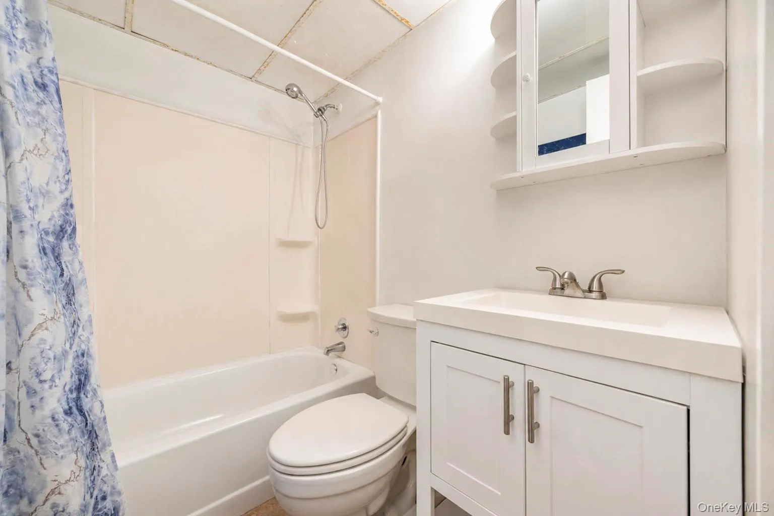 166 Auborn Avenue, Brookhaven, NY, 3 Bedrooms Bedrooms, 5 Rooms Rooms,2 BathroomsBathrooms,Residential,For Rent,Auborn,0,1041175 166 Auborn Avenue, Brookhaven, NY, 3 Bedrooms Bedrooms, 5 Rooms Rooms,2 BathroomsBathrooms,Residential,For Rent,Auborn,0,1041175