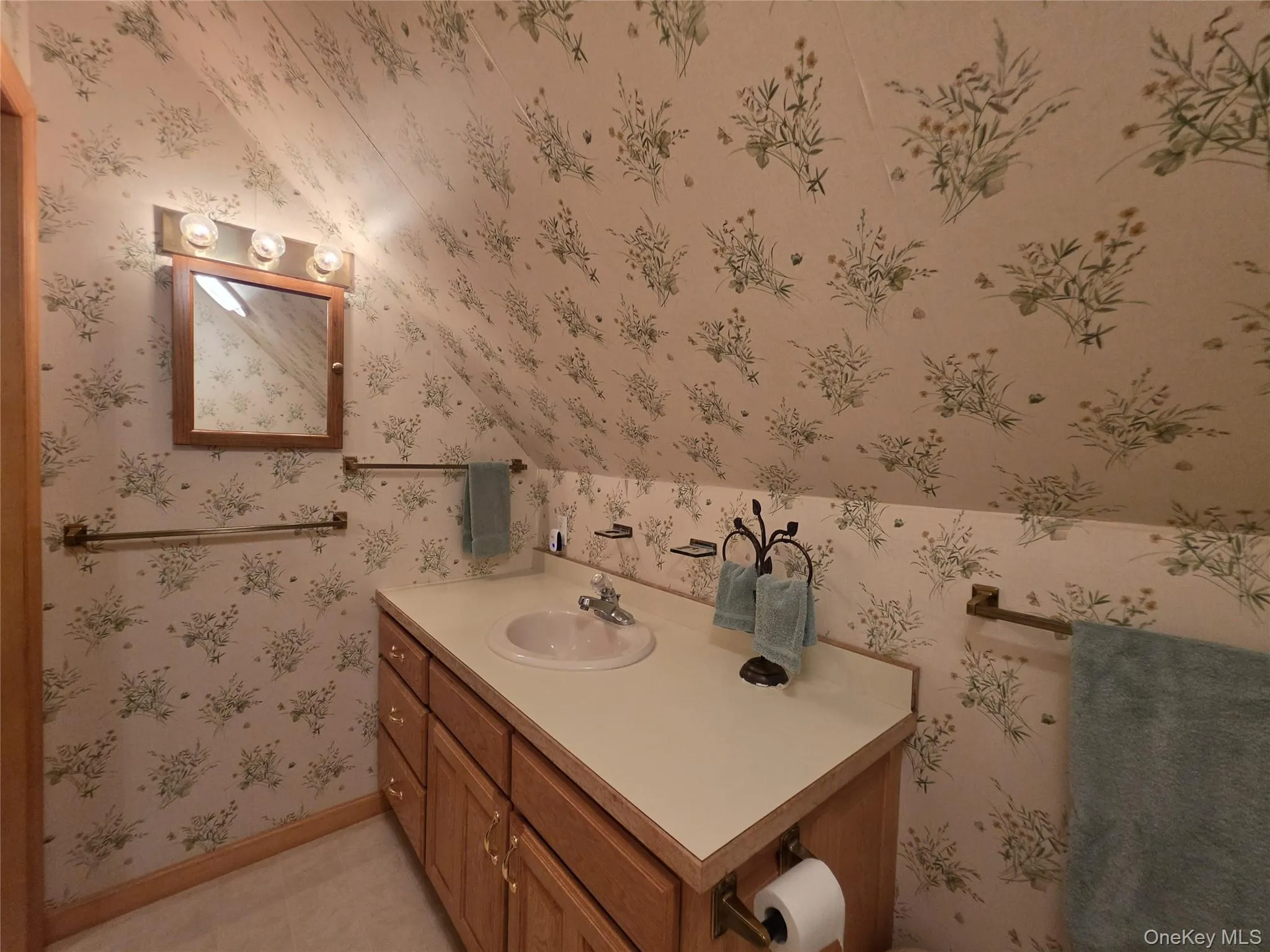 74 Oxford Drive, Bethel, NY, 4 Bedrooms Bedrooms, 7 Rooms Rooms,2 BathroomsBathrooms,Residential,For Rent,Oxford,0,1041178 74 Oxford Drive, Bethel, NY, 4 Bedrooms Bedrooms, 7 Rooms Rooms,2 BathroomsBathrooms,Residential,For Rent,Oxford,0,1041178